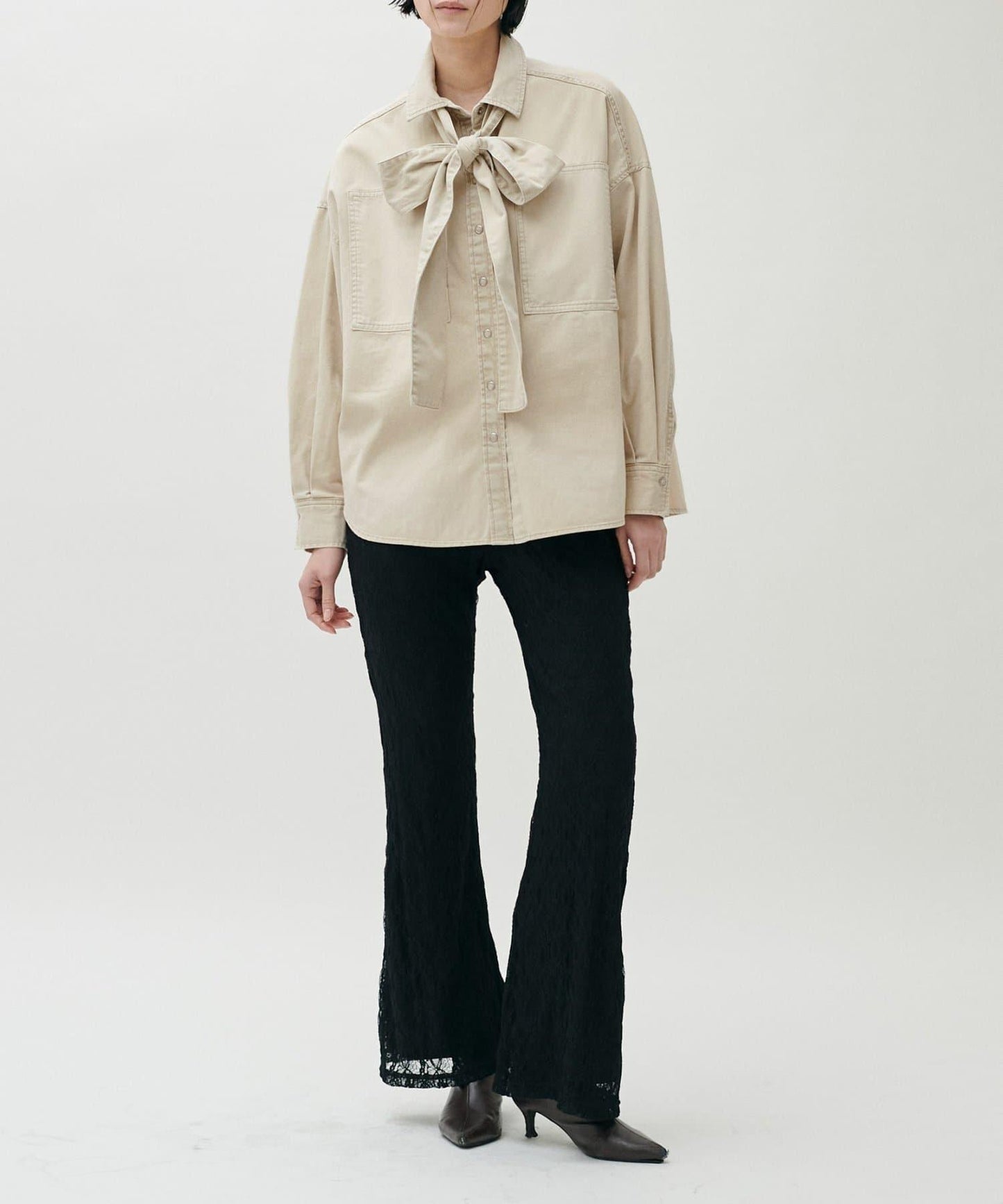 蝴蝶結大口袋牛仔襯衫