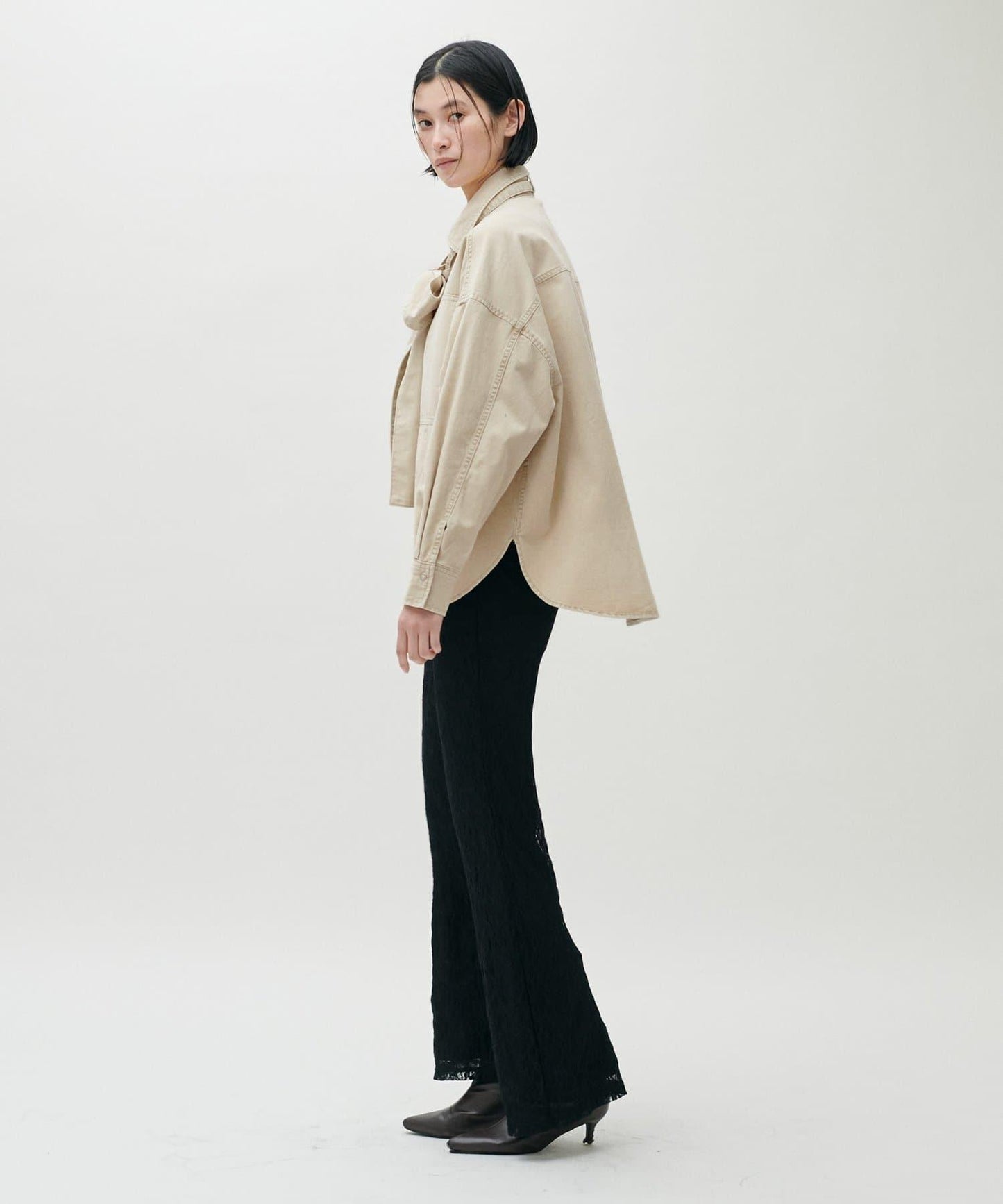 蝴蝶結大口袋牛仔襯衫