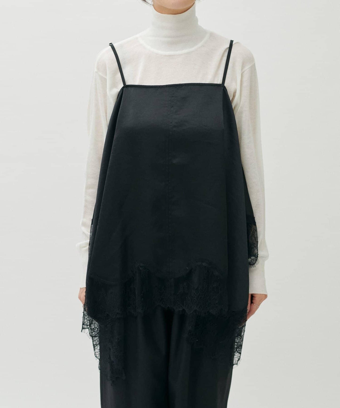 前後兩穿下襬蕾絲吊帶襯衫