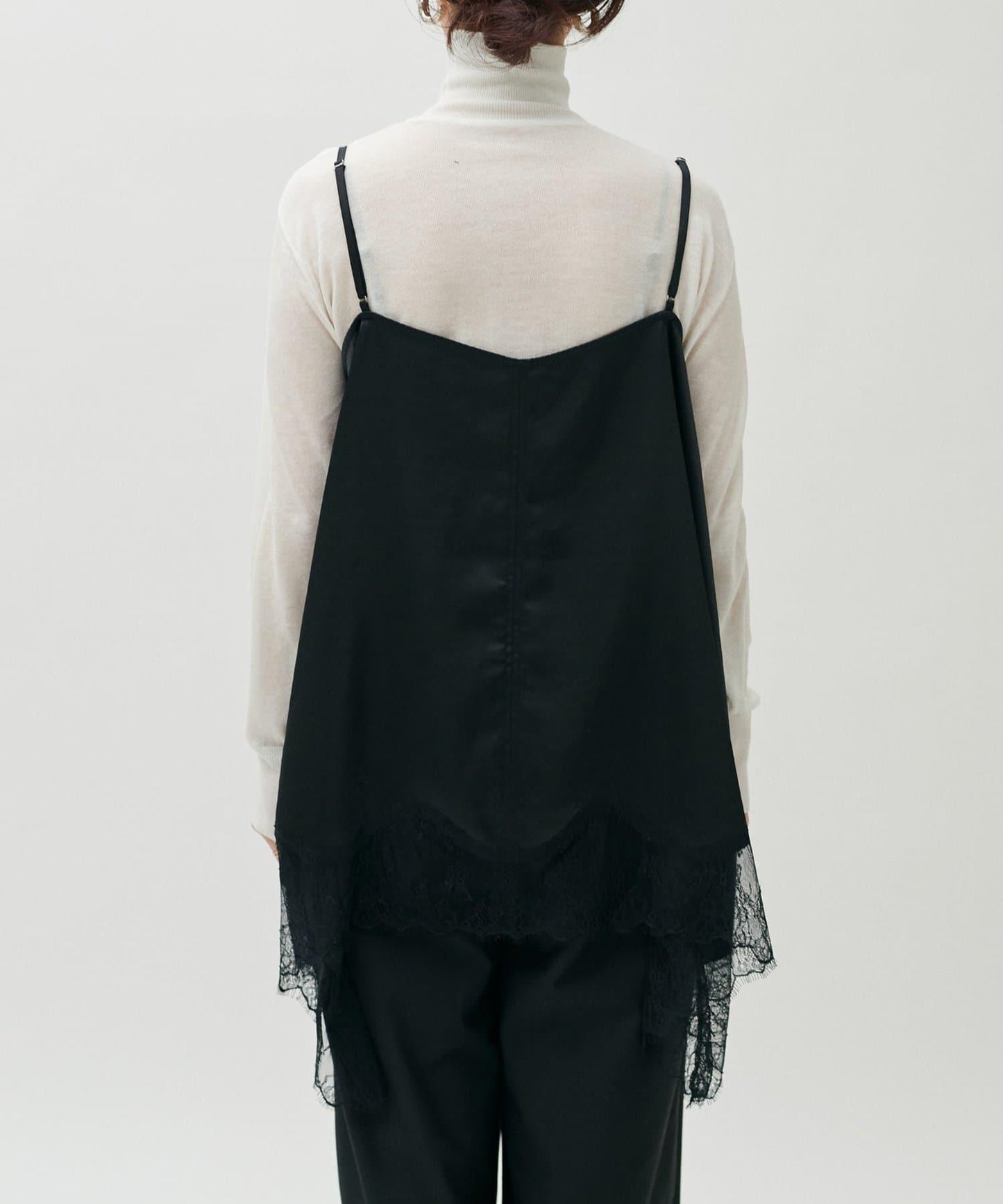 前後兩穿下襬蕾絲吊帶襯衫