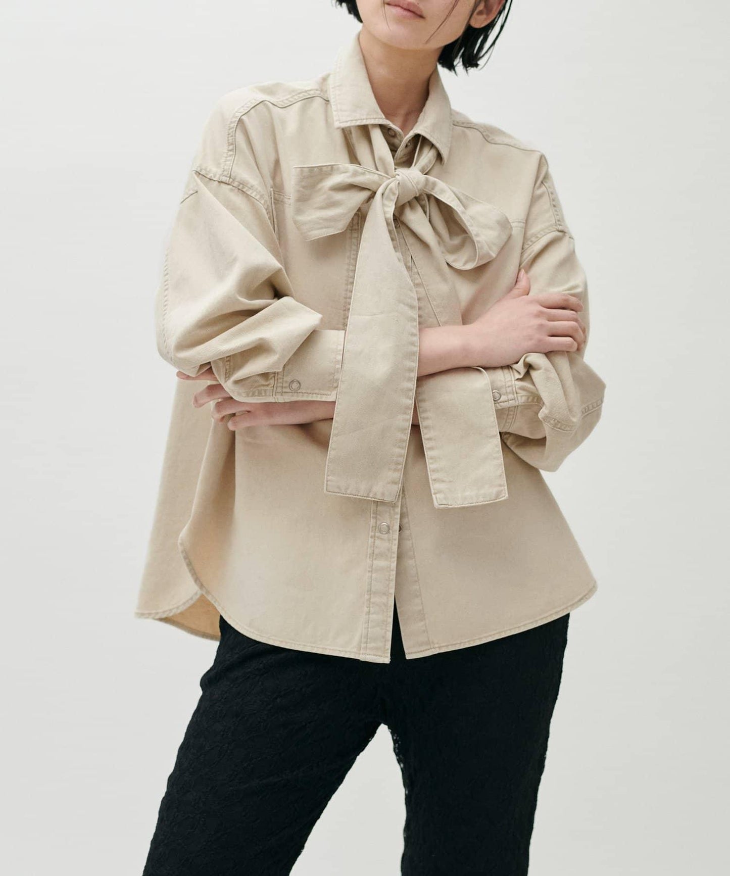 蝴蝶結大口袋牛仔襯衫