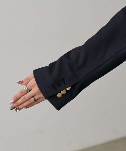 金色紐扣西裝外套