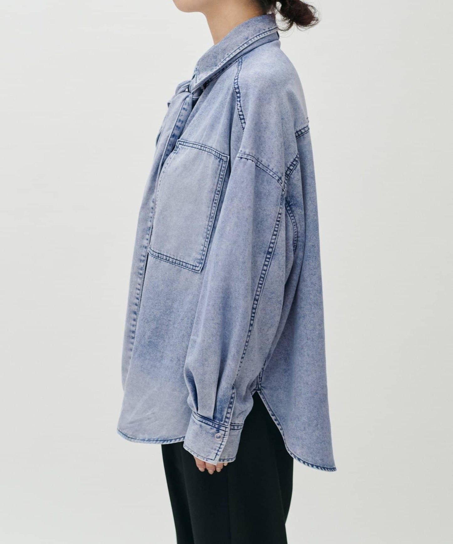 蝴蝶結大口袋牛仔襯衫