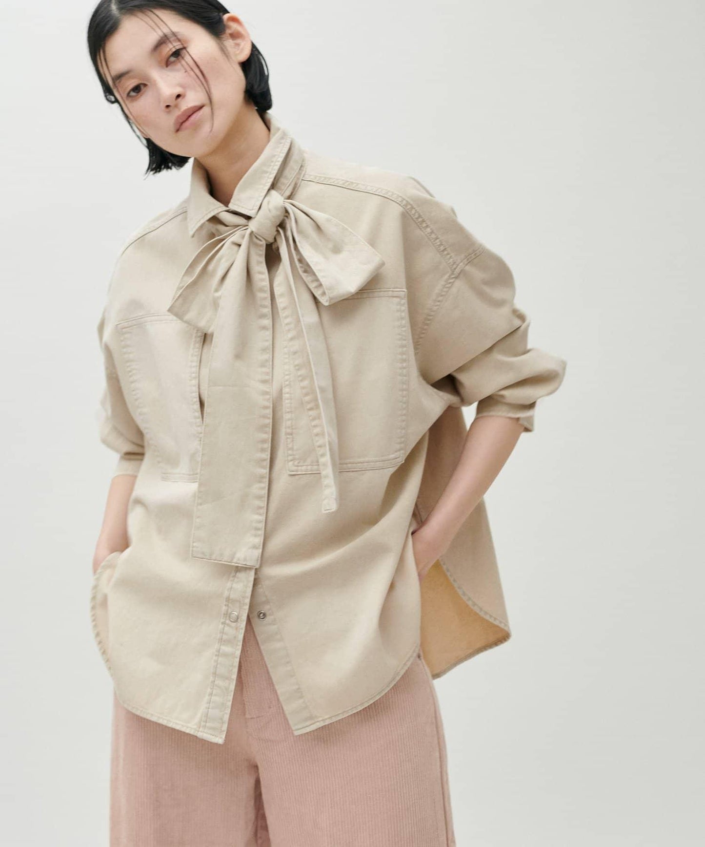 蝴蝶結大口袋牛仔襯衫