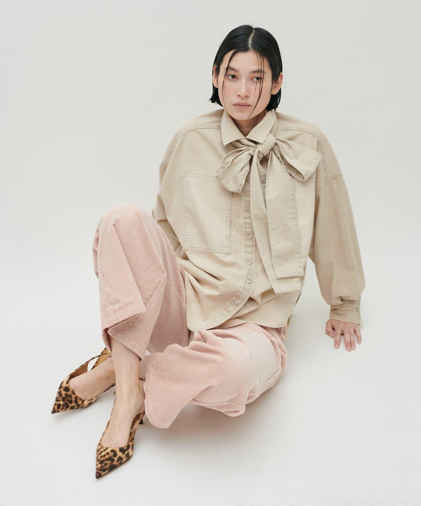 蝴蝶結大口袋牛仔襯衫