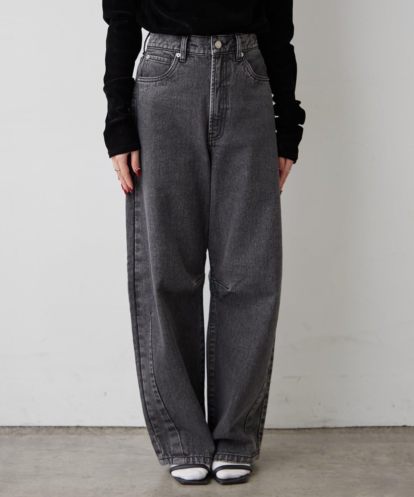 【2026春夏】弧形線條牛仔褲