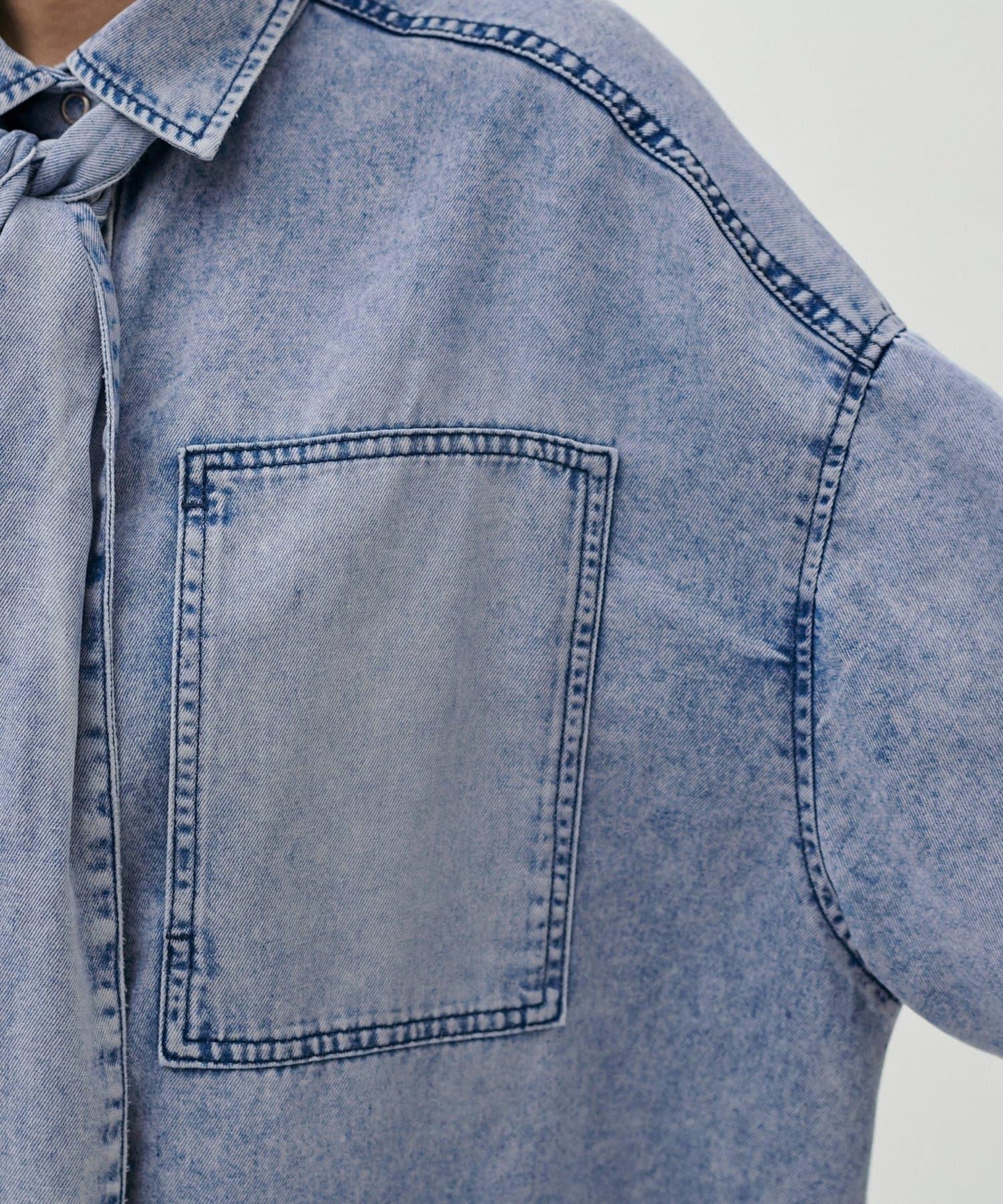 蝴蝶結大口袋牛仔襯衫