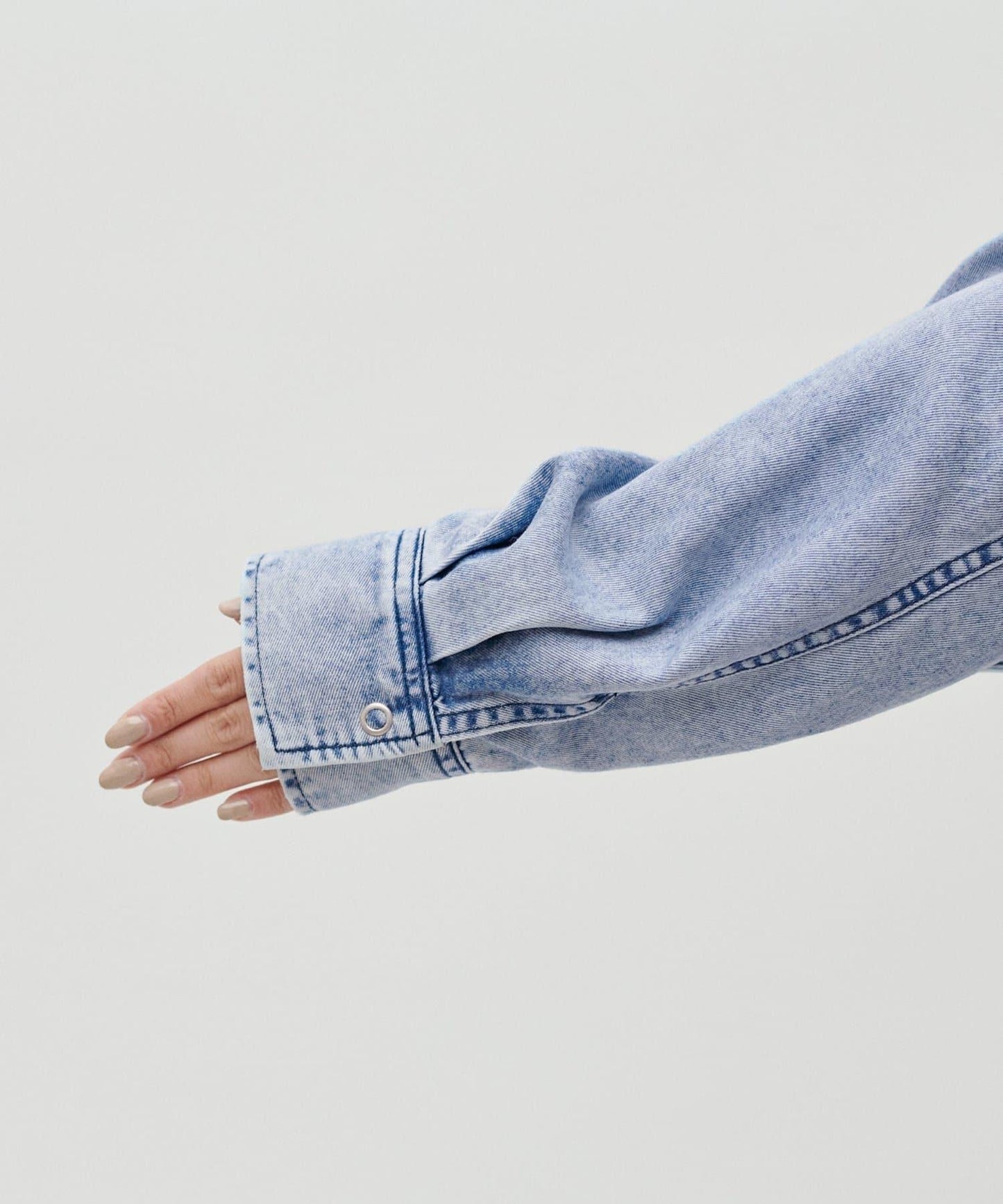 蝴蝶結大口袋牛仔襯衫