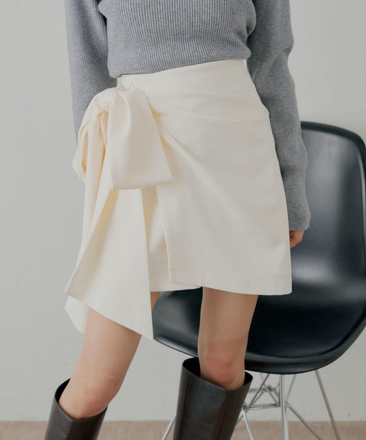 蝴蝶結包裹半身裙+休閒短褲