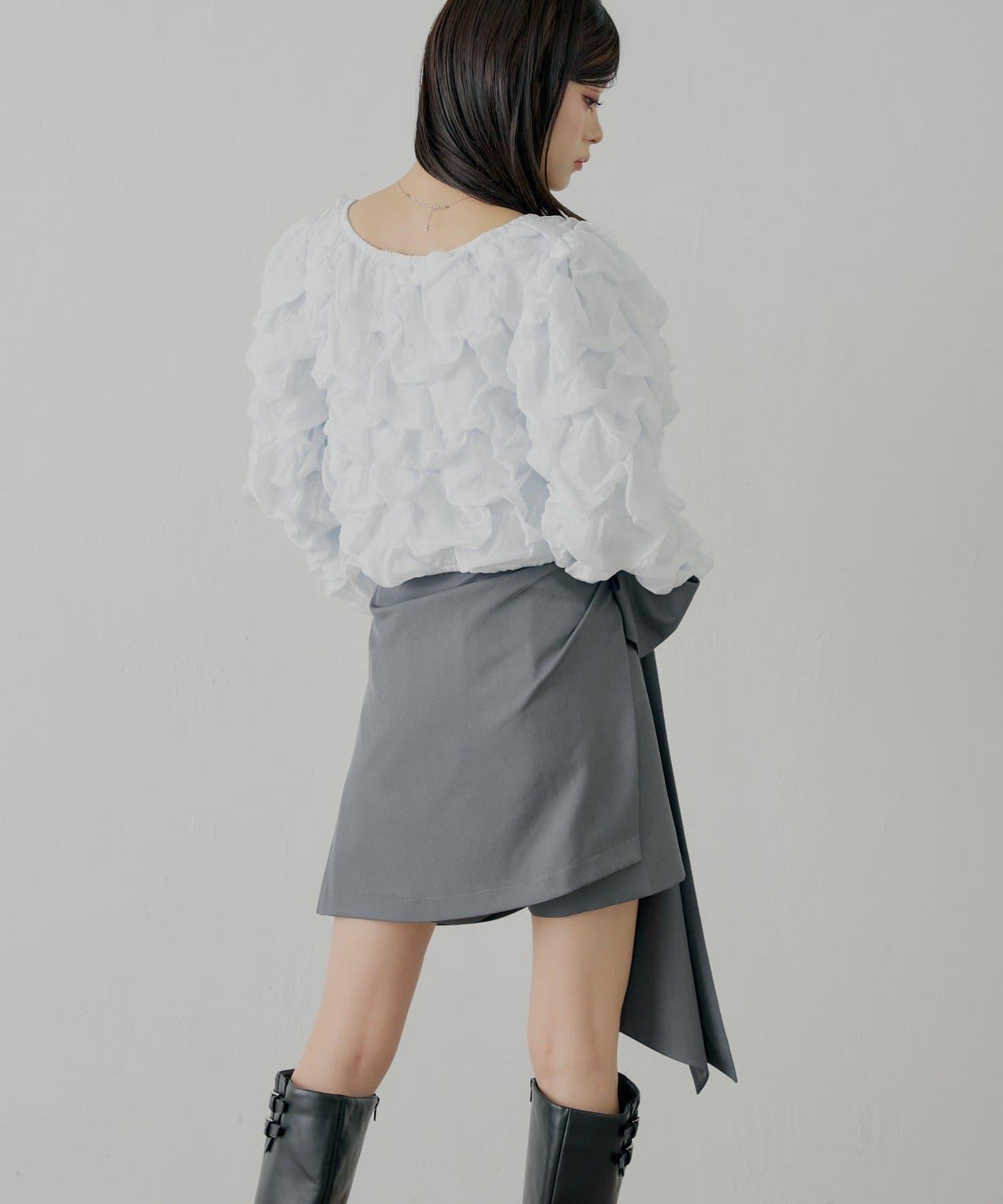 蝴蝶結包裹半身裙+休閒短褲