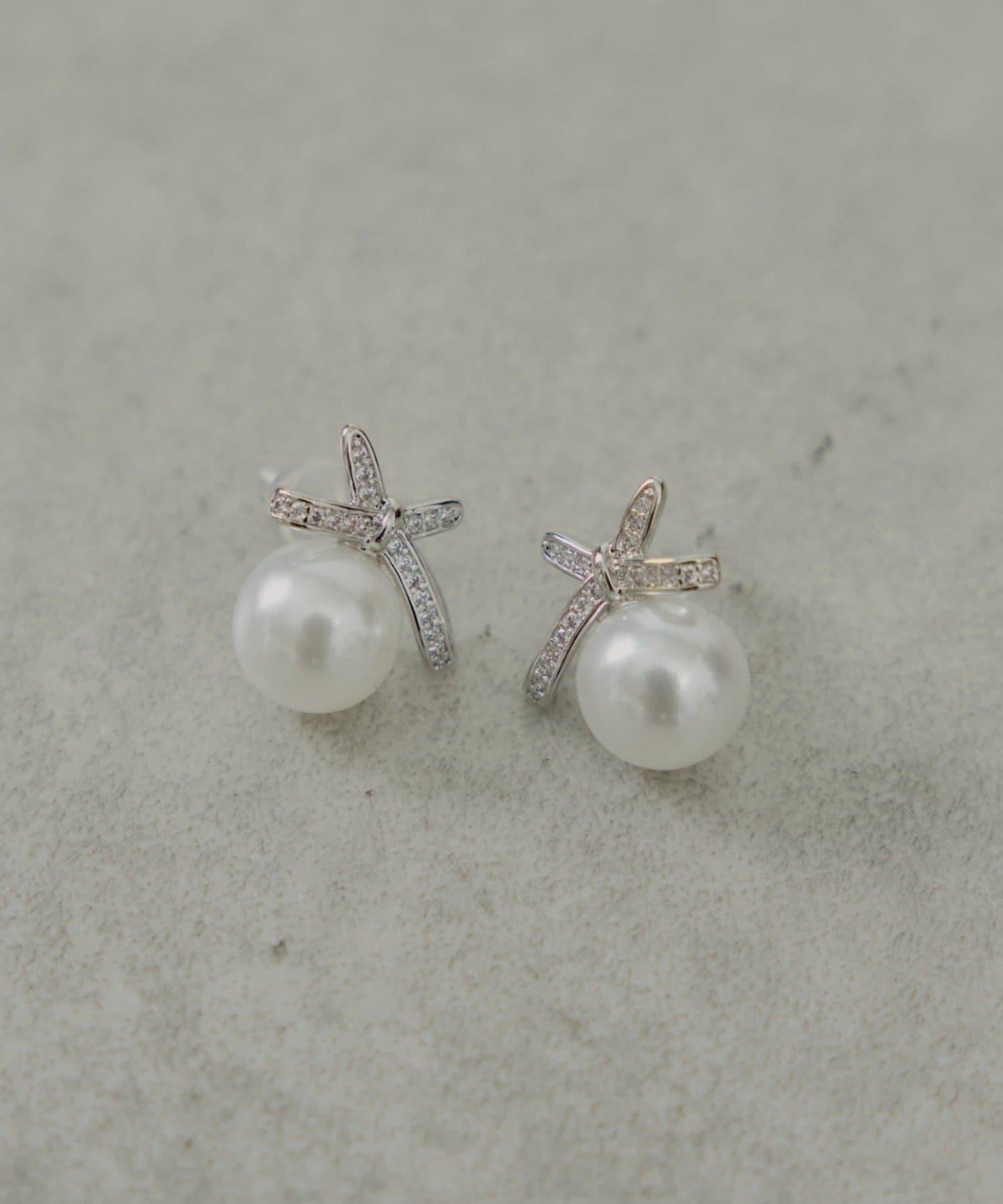 蝴蝶結珍珠耳環