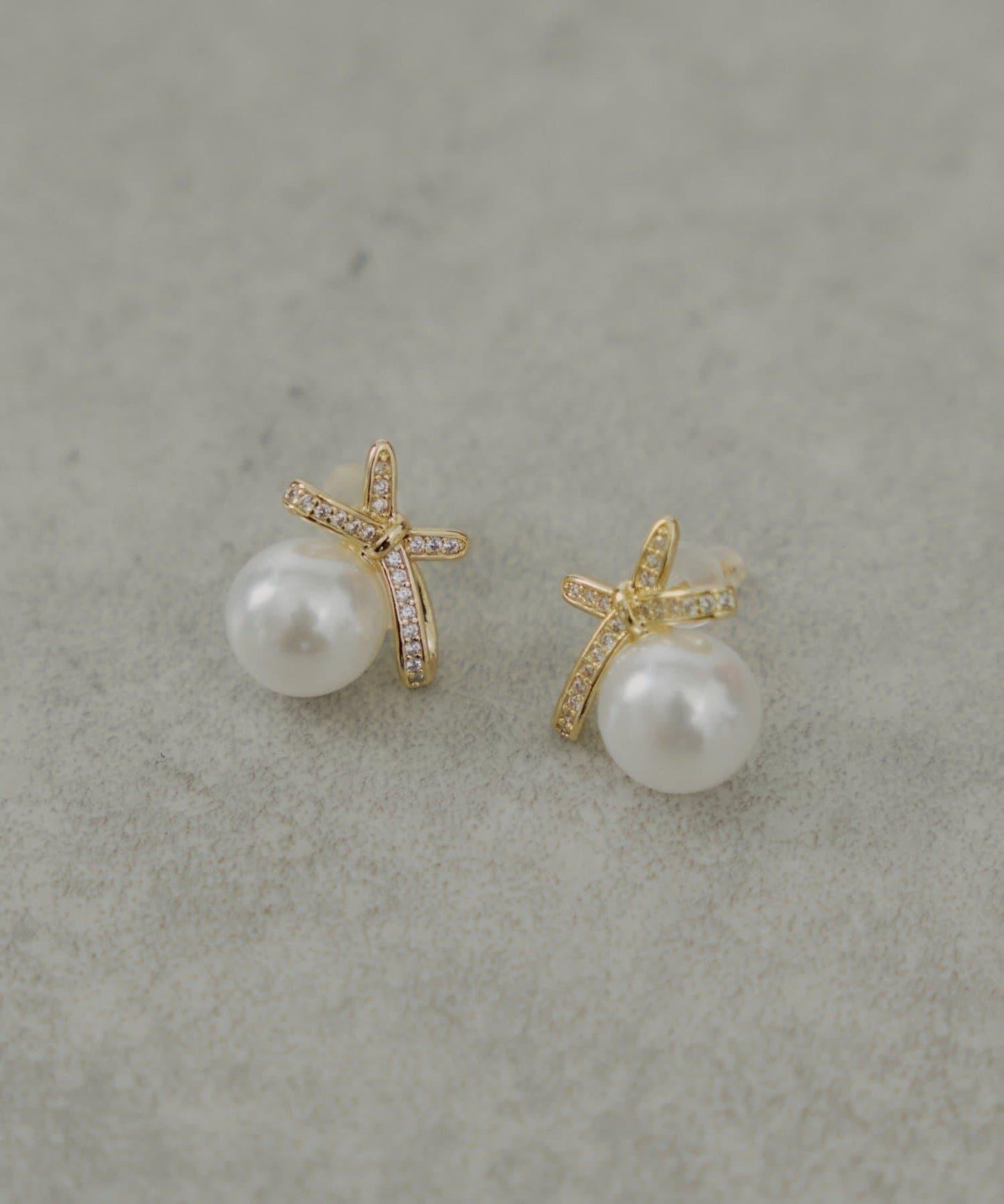 蝴蝶結珍珠耳環