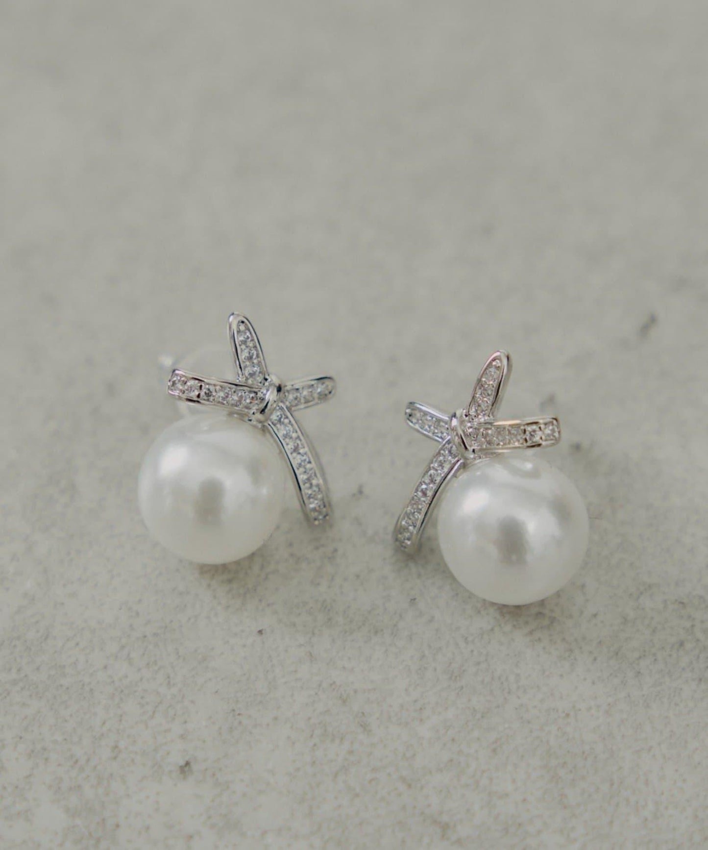 蝴蝶結珍珠耳環