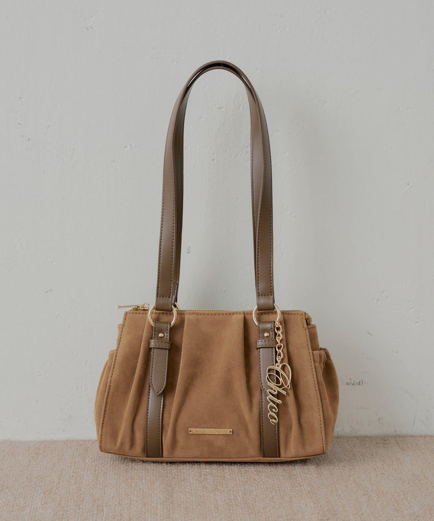 帶吊墜褶皺設計波士頓包