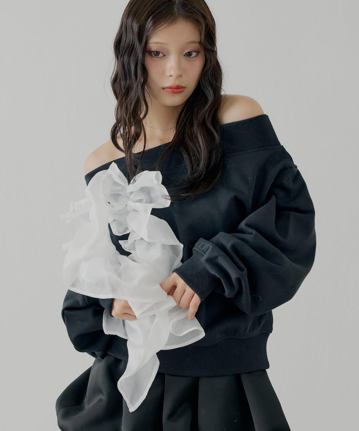 拼接網紗設計一字肩衛衣