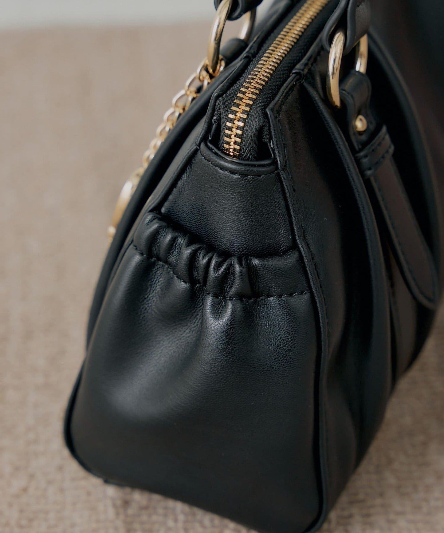 帶吊墜褶皺設計波士頓包