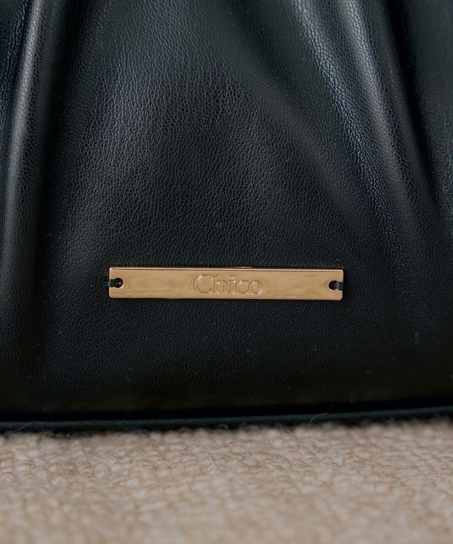 帶吊墜褶皺設計波士頓包