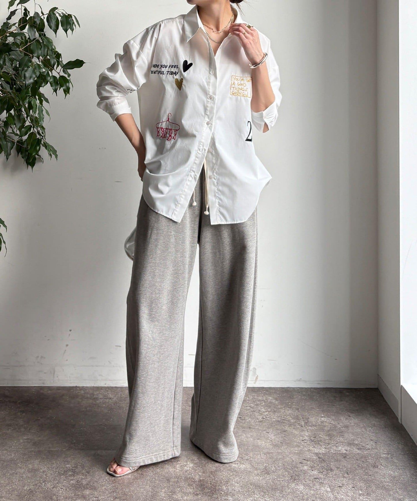 字母刺繡印花襯衫