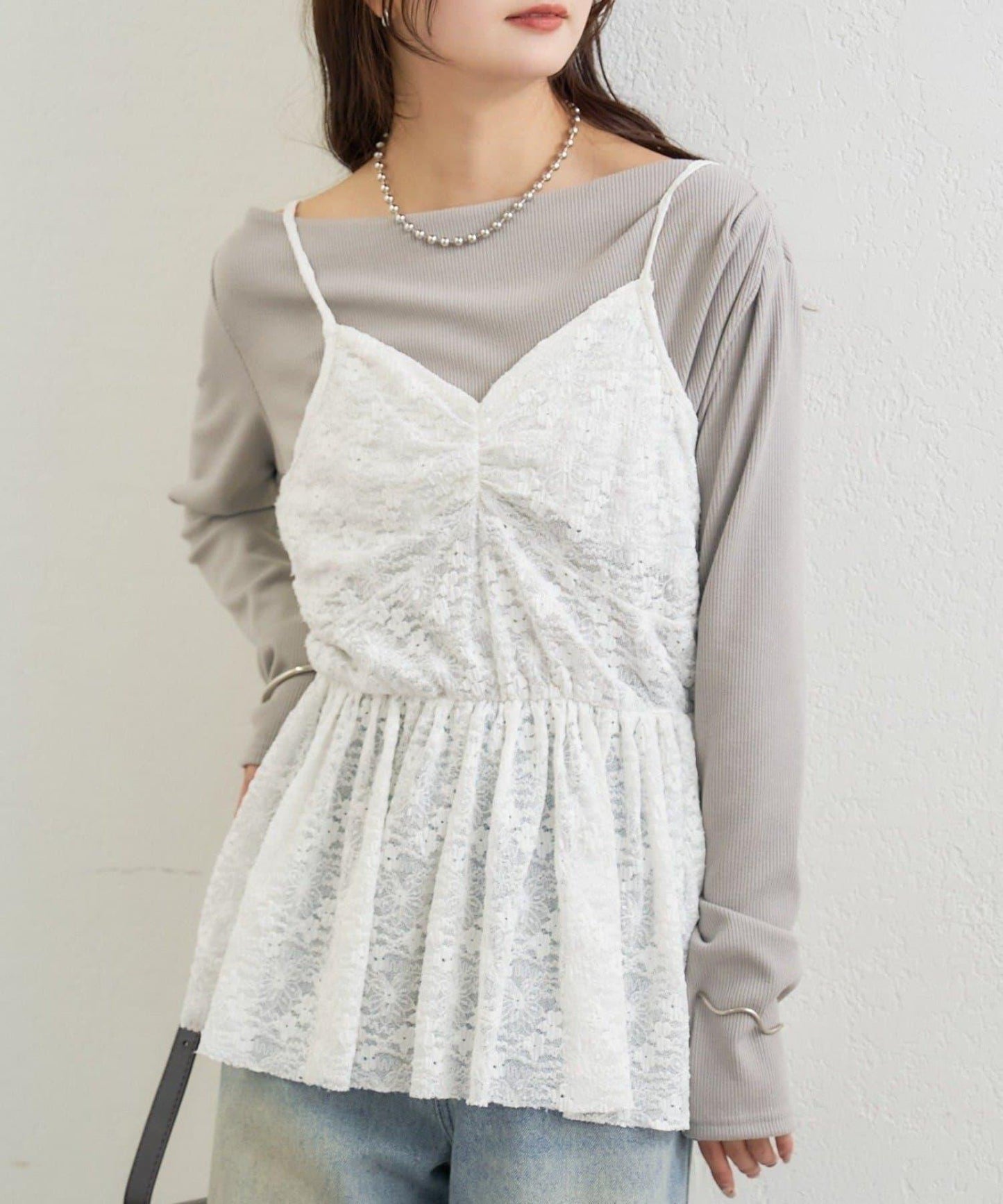 V字褶皺蕾絲吊帶背心