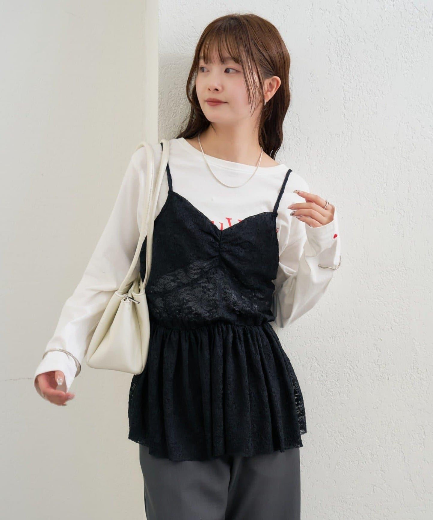 V字褶皺蕾絲吊帶背心