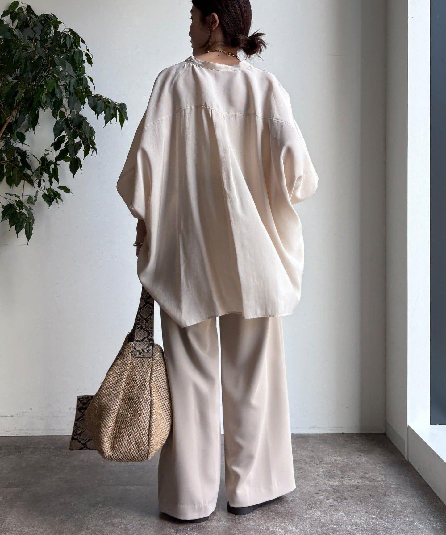 袖口羅紋蝙蝠袖V領襯衫