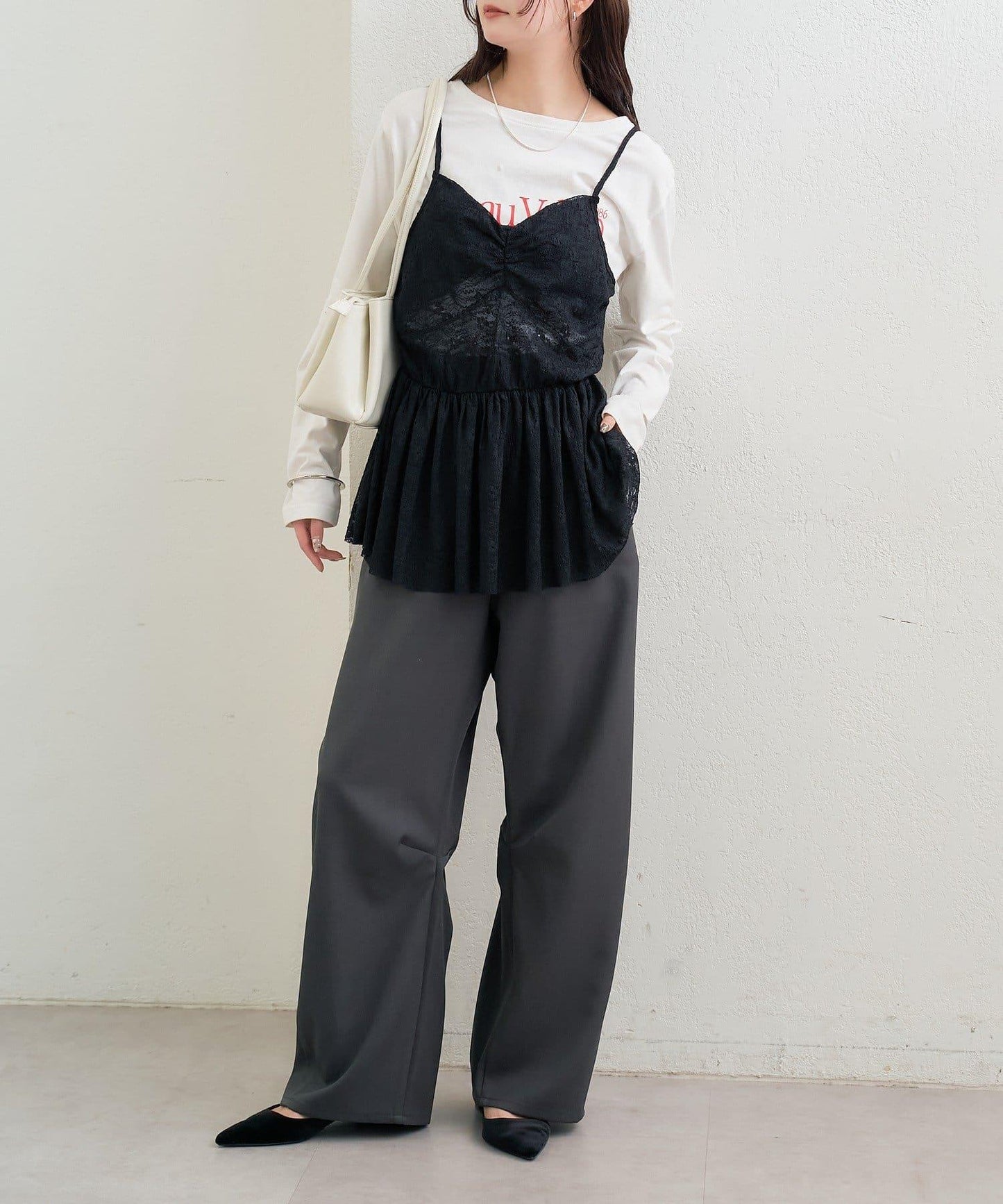 V字褶皺蕾絲吊帶背心