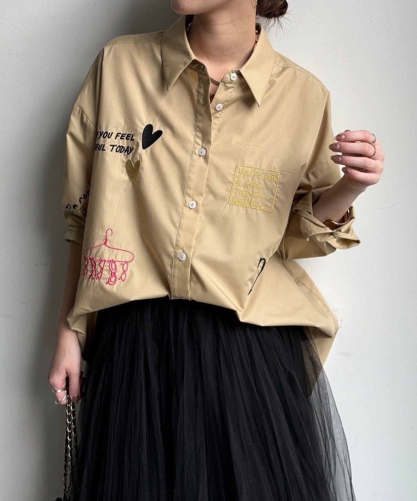 字母刺繡印花襯衫