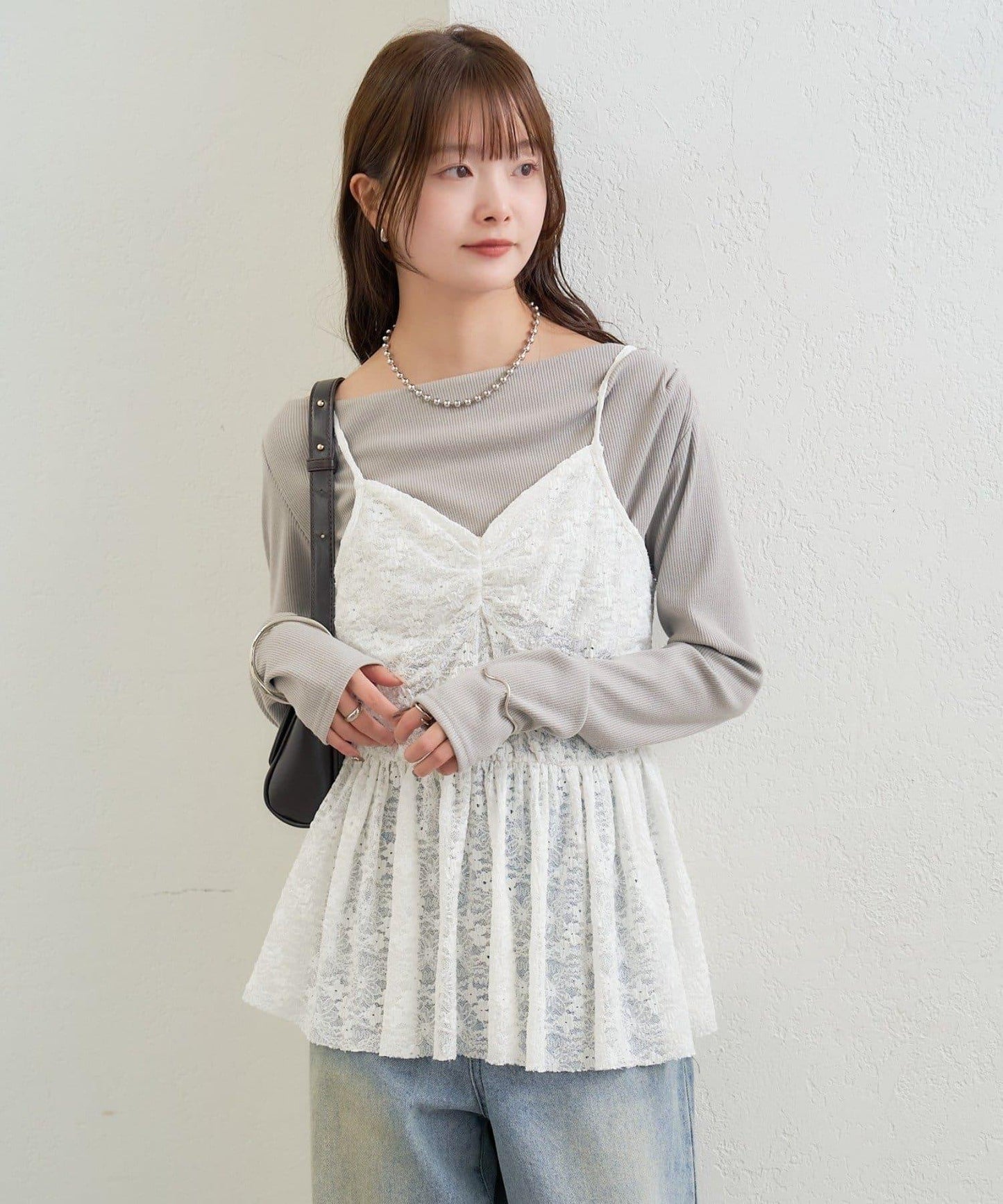 V字褶皺蕾絲吊帶背心