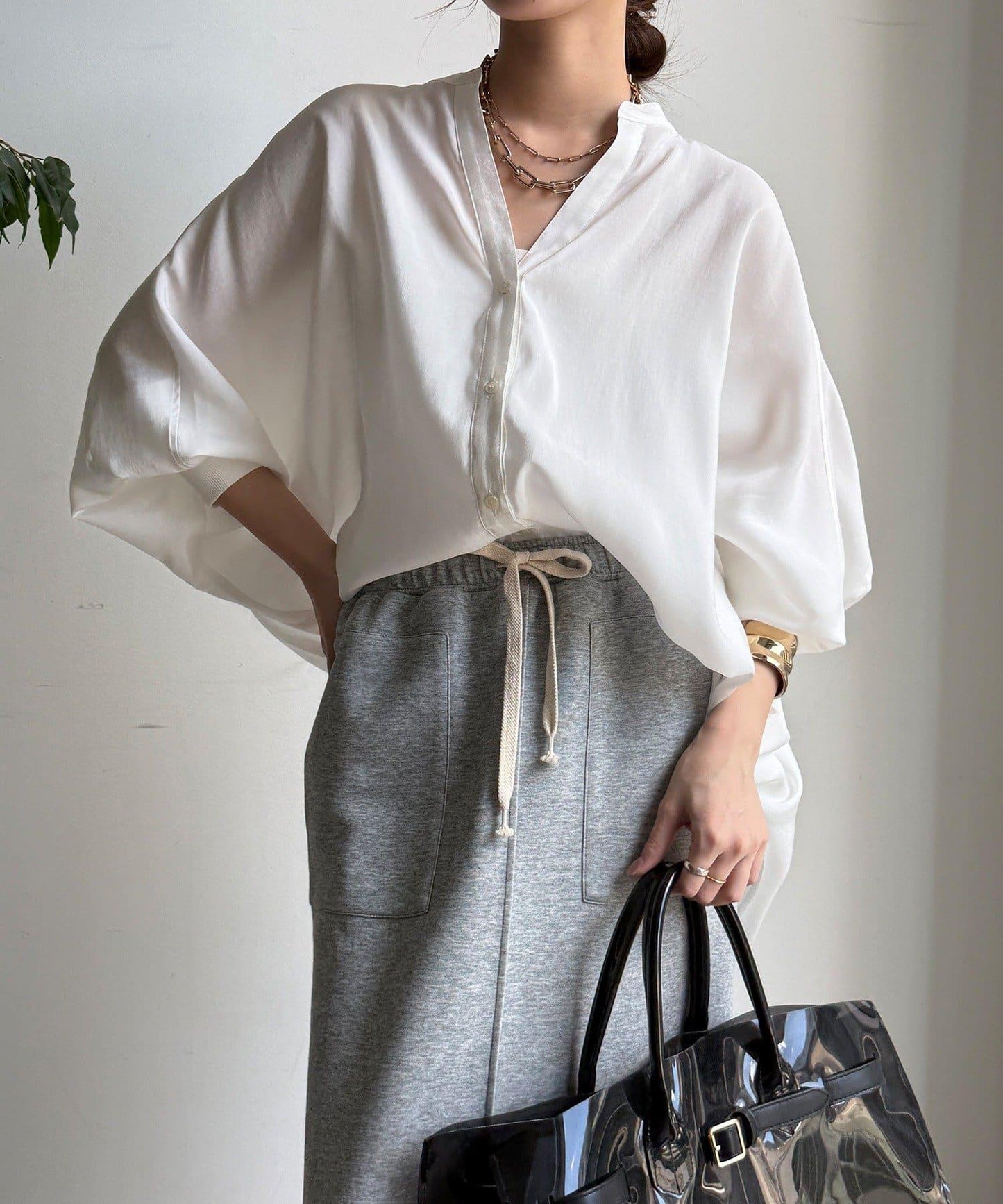 袖口羅紋蝙蝠袖V領襯衫