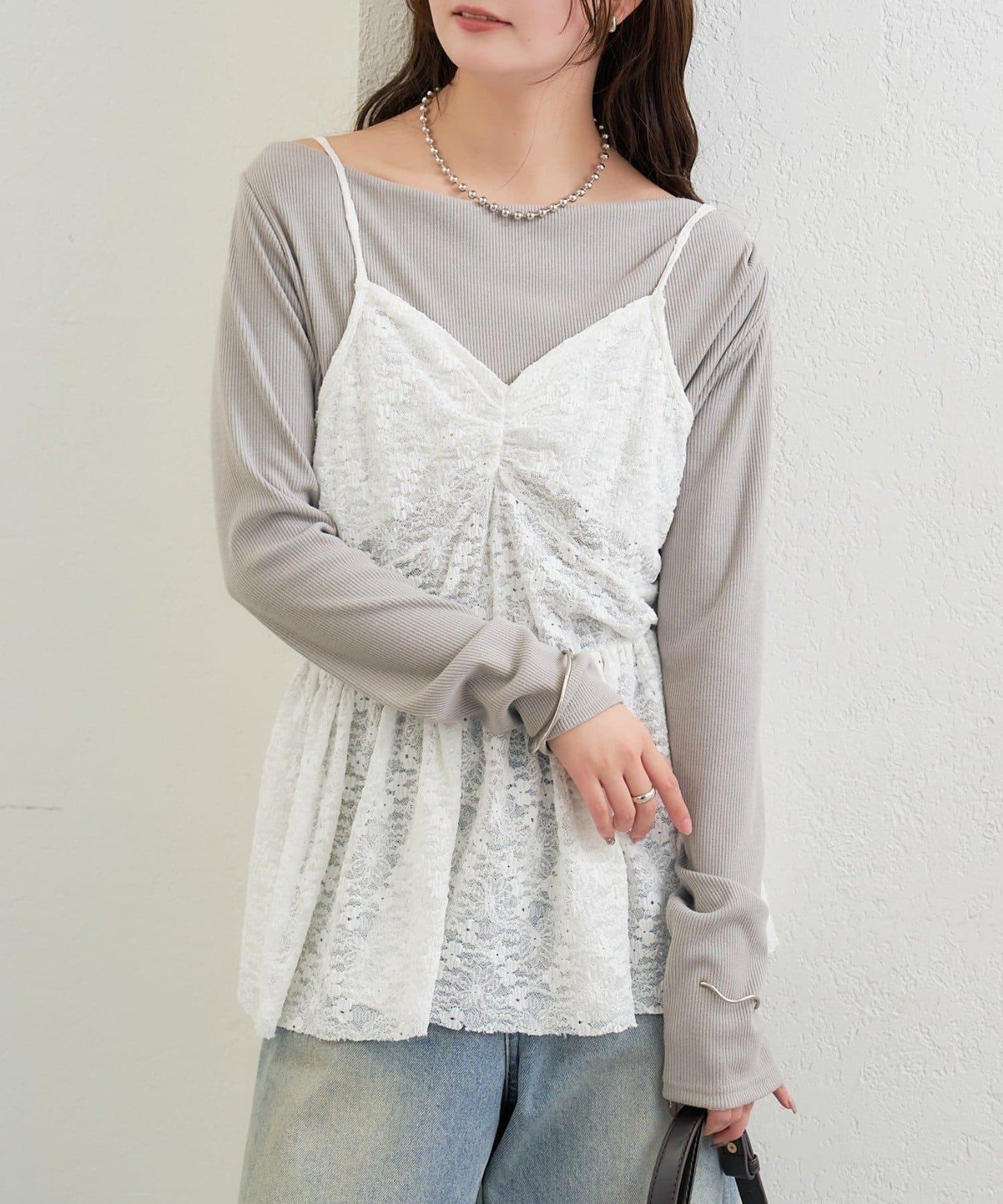 V字褶皺蕾絲吊帶背心