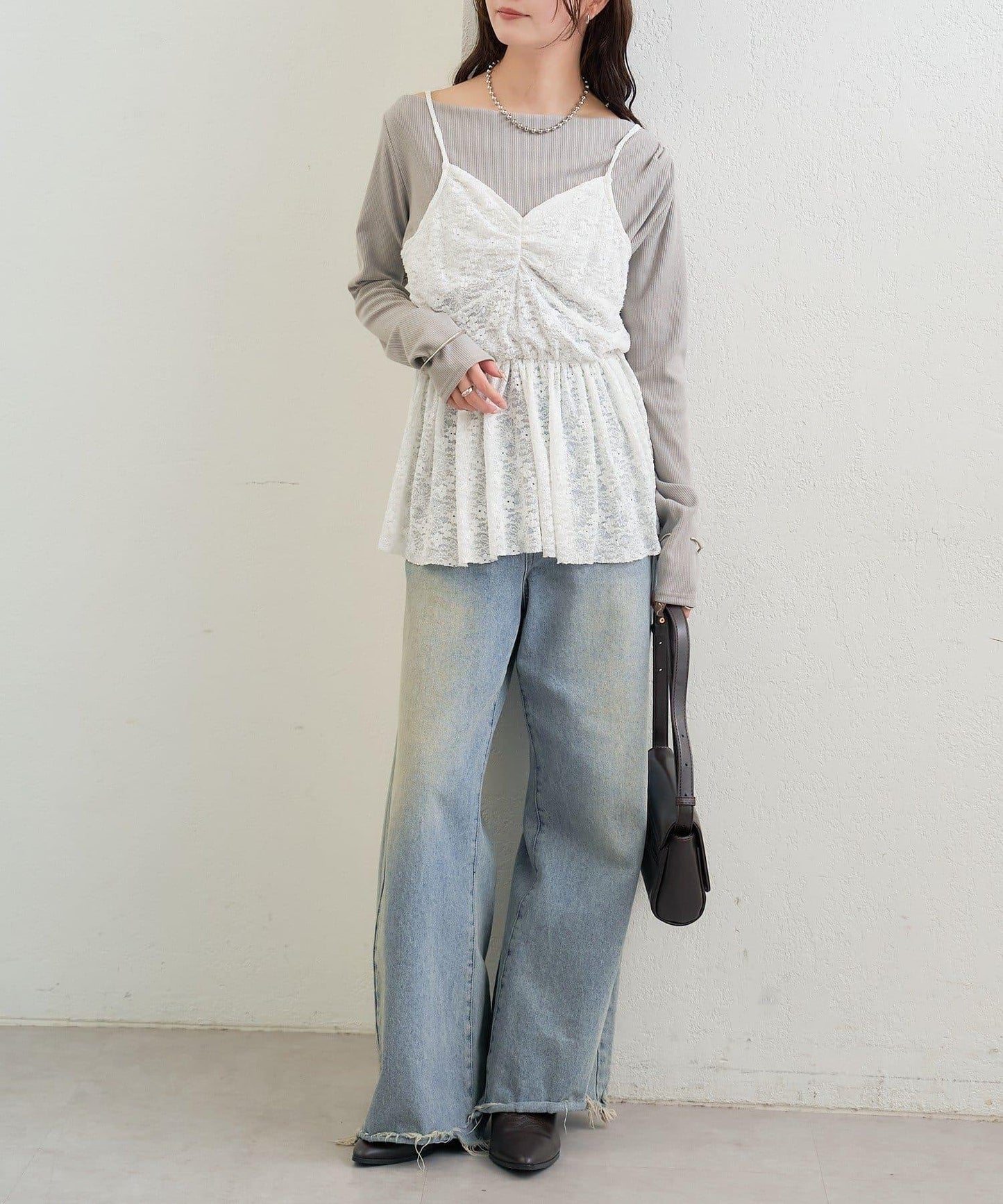 V字褶皺蕾絲吊帶背心