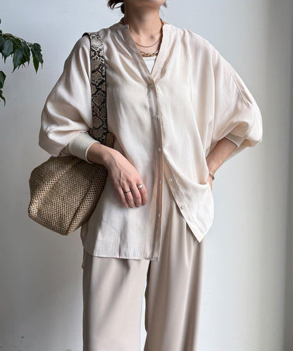 袖口羅紋蝙蝠袖V領襯衫