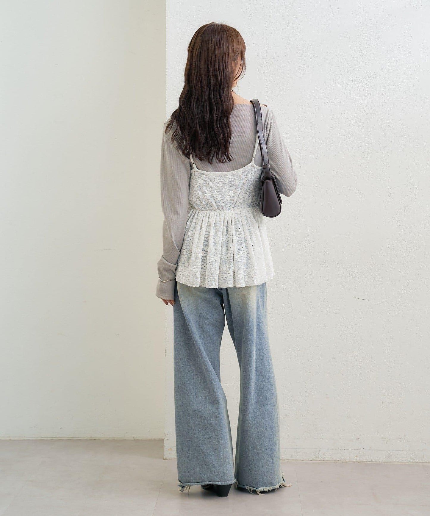 V字褶皺蕾絲吊帶背心