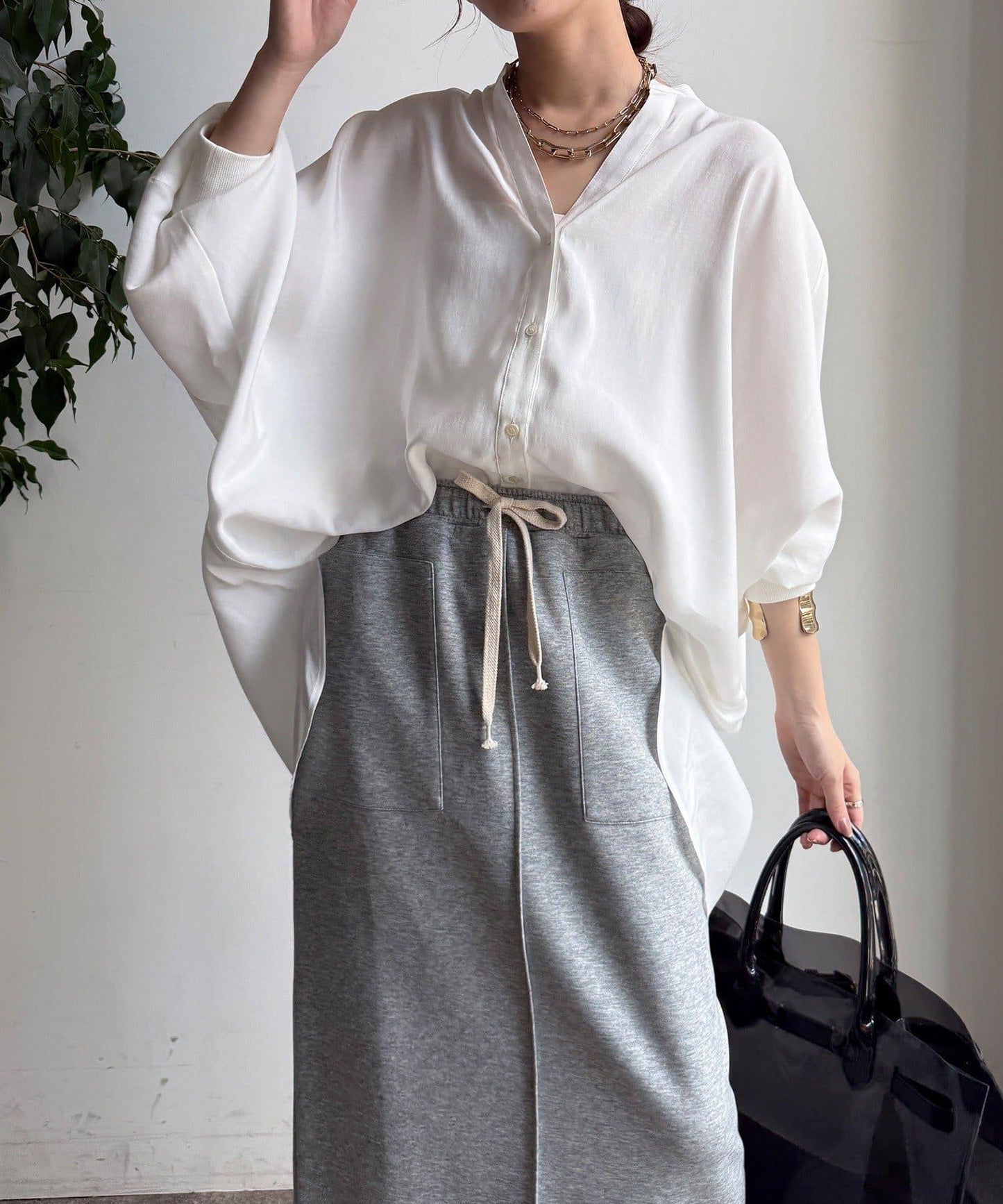 袖口羅紋蝙蝠袖V領襯衫