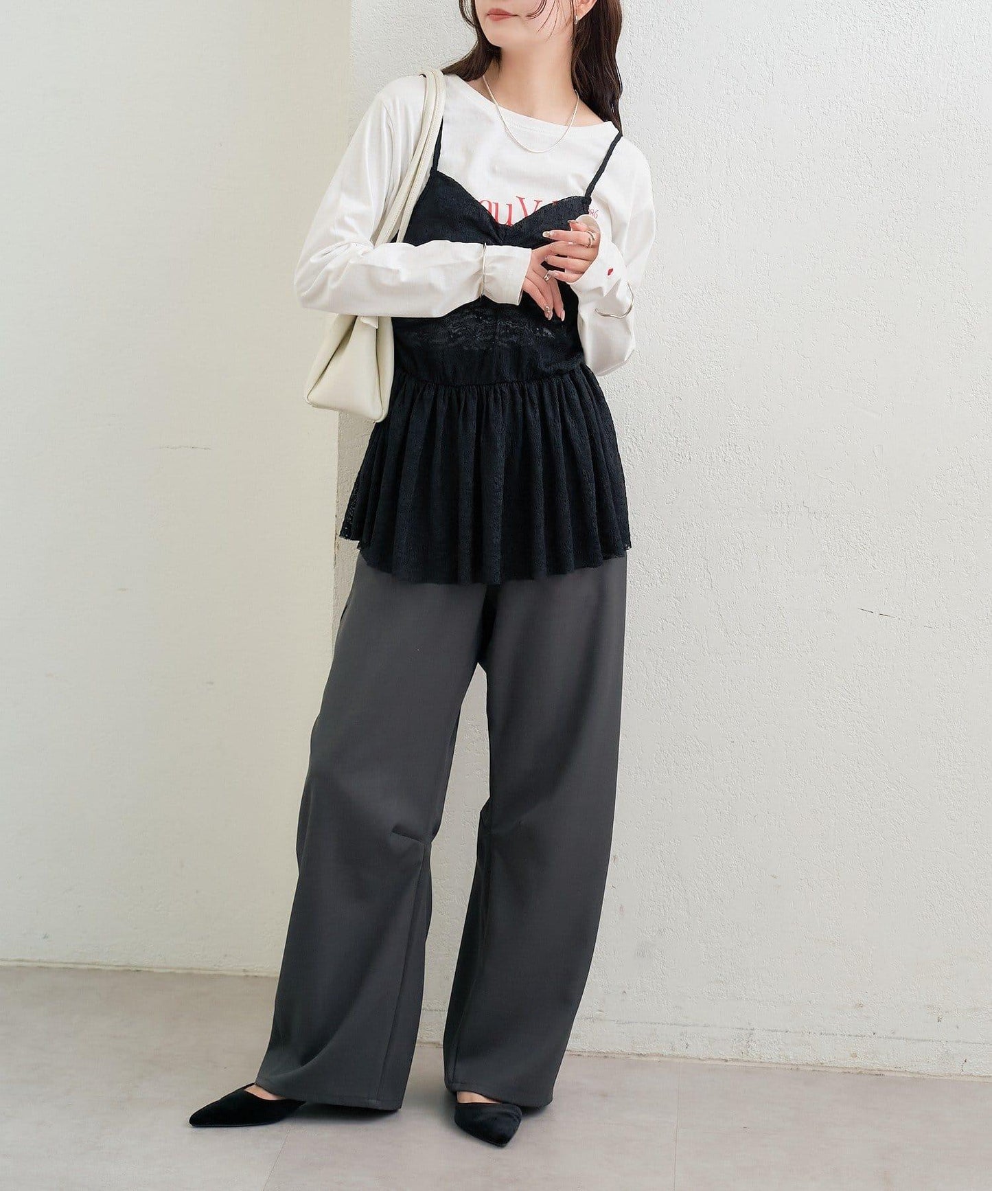 V字褶皺蕾絲吊帶背心