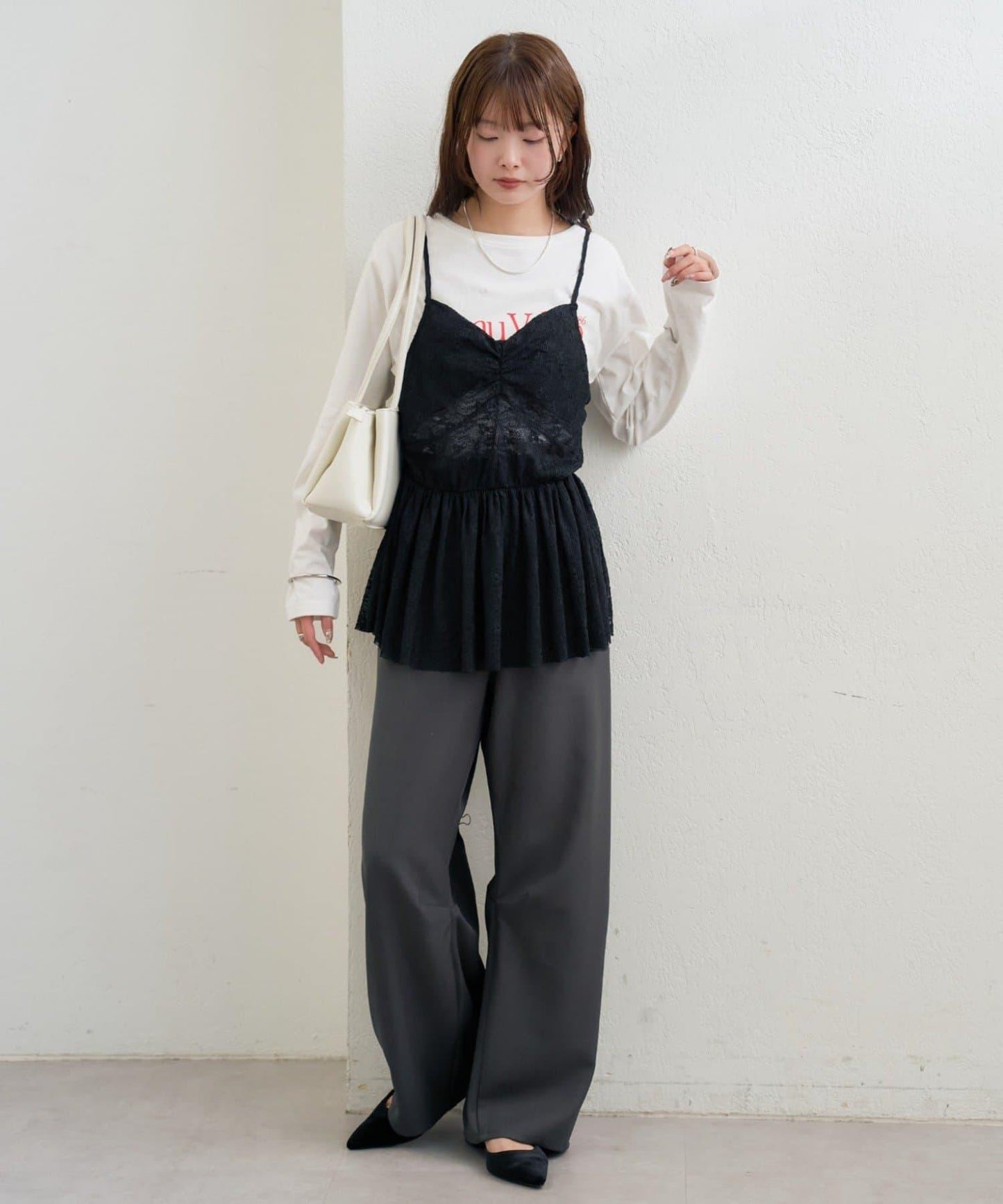 V字褶皺蕾絲吊帶背心