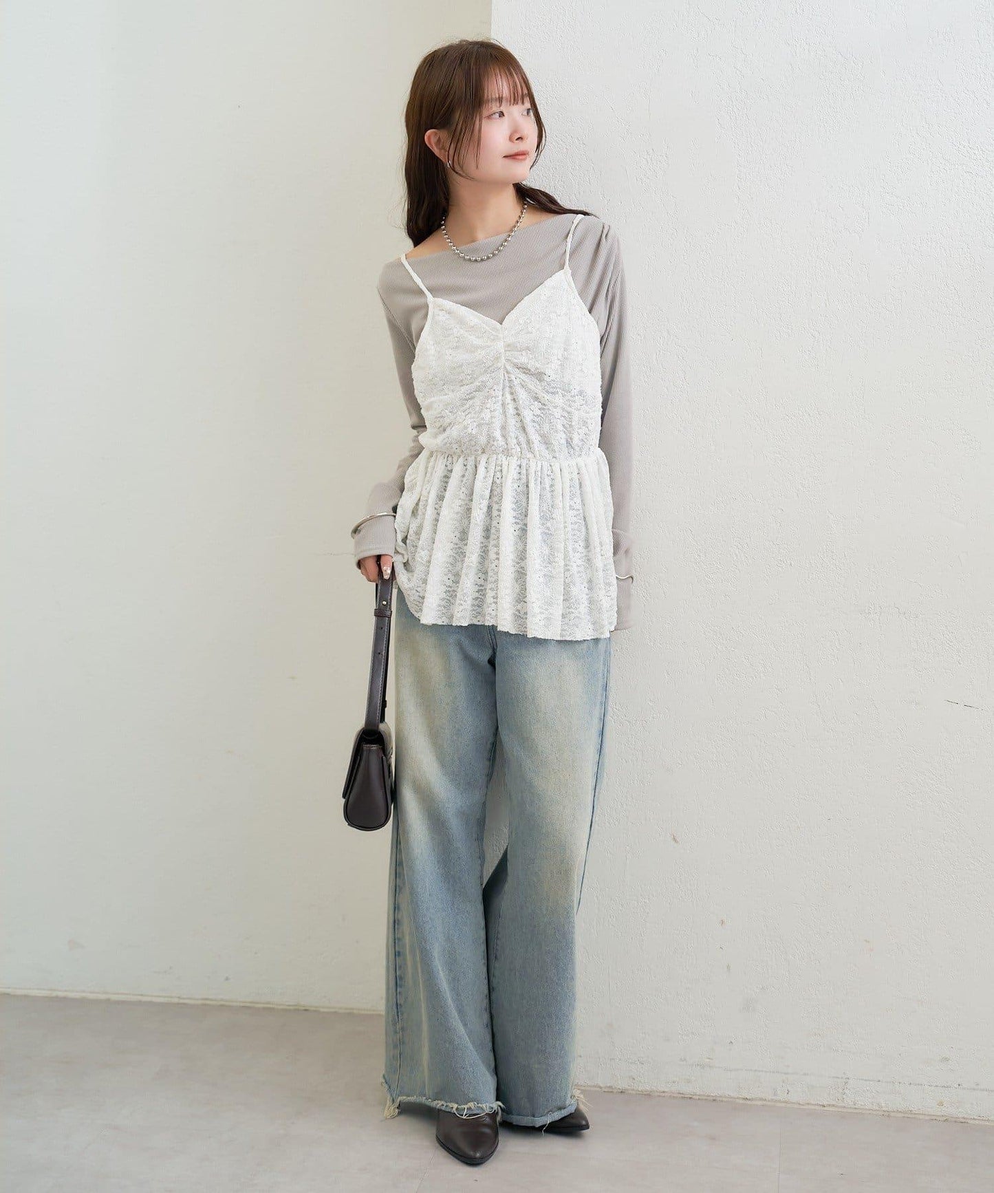 V字褶皺蕾絲吊帶背心