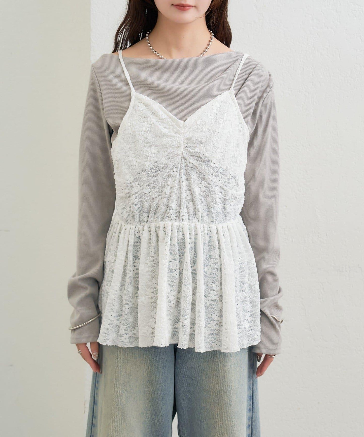 V字褶皺蕾絲吊帶背心
