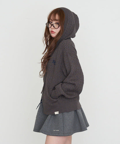 麻花紋胸部刺繡連帽衛衣