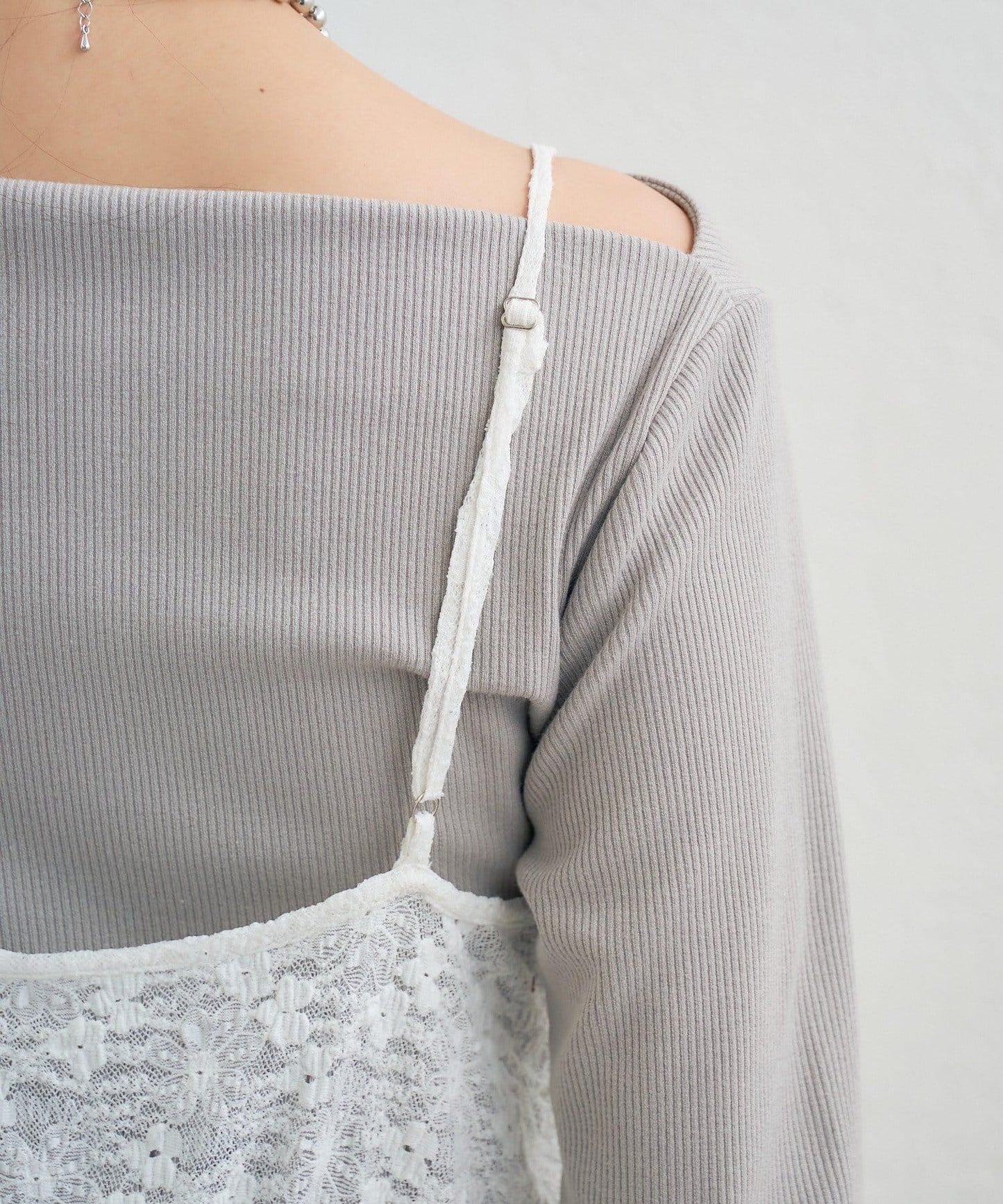 V字褶皺蕾絲吊帶背心