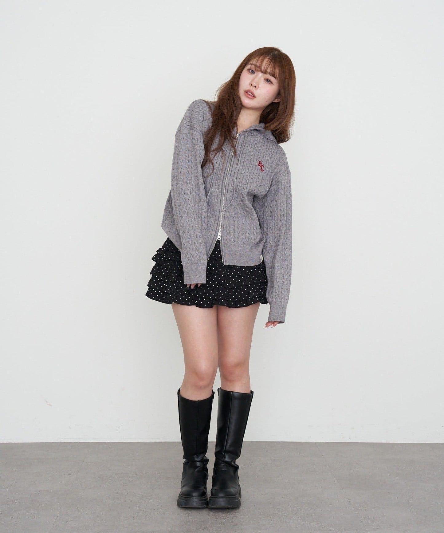 麻花紋胸部刺繡連帽衛衣