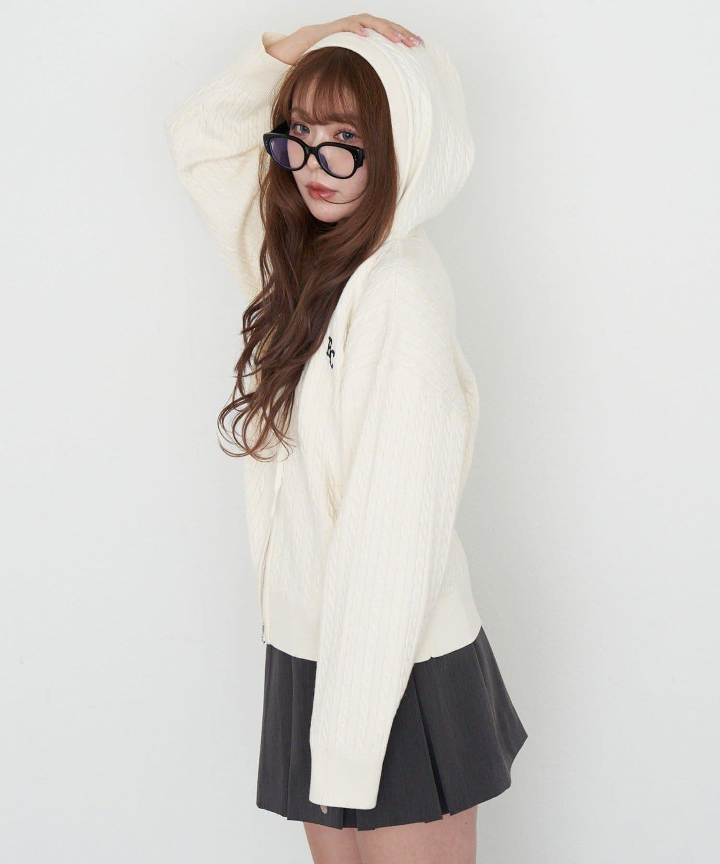 麻花紋胸部刺繡連帽衛衣