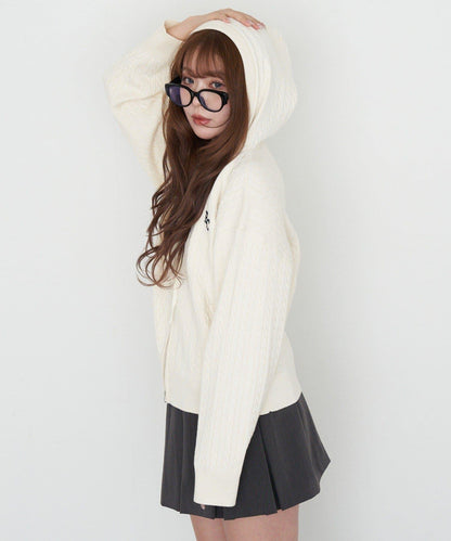 麻花紋胸部刺繡連帽衛衣