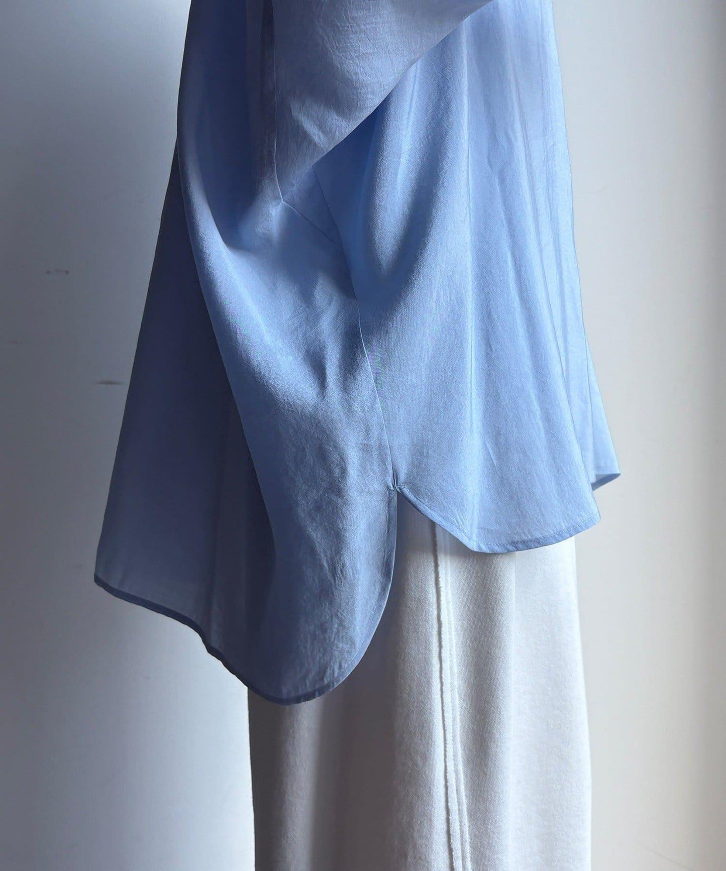 袖口羅紋蝙蝠袖V領襯衫