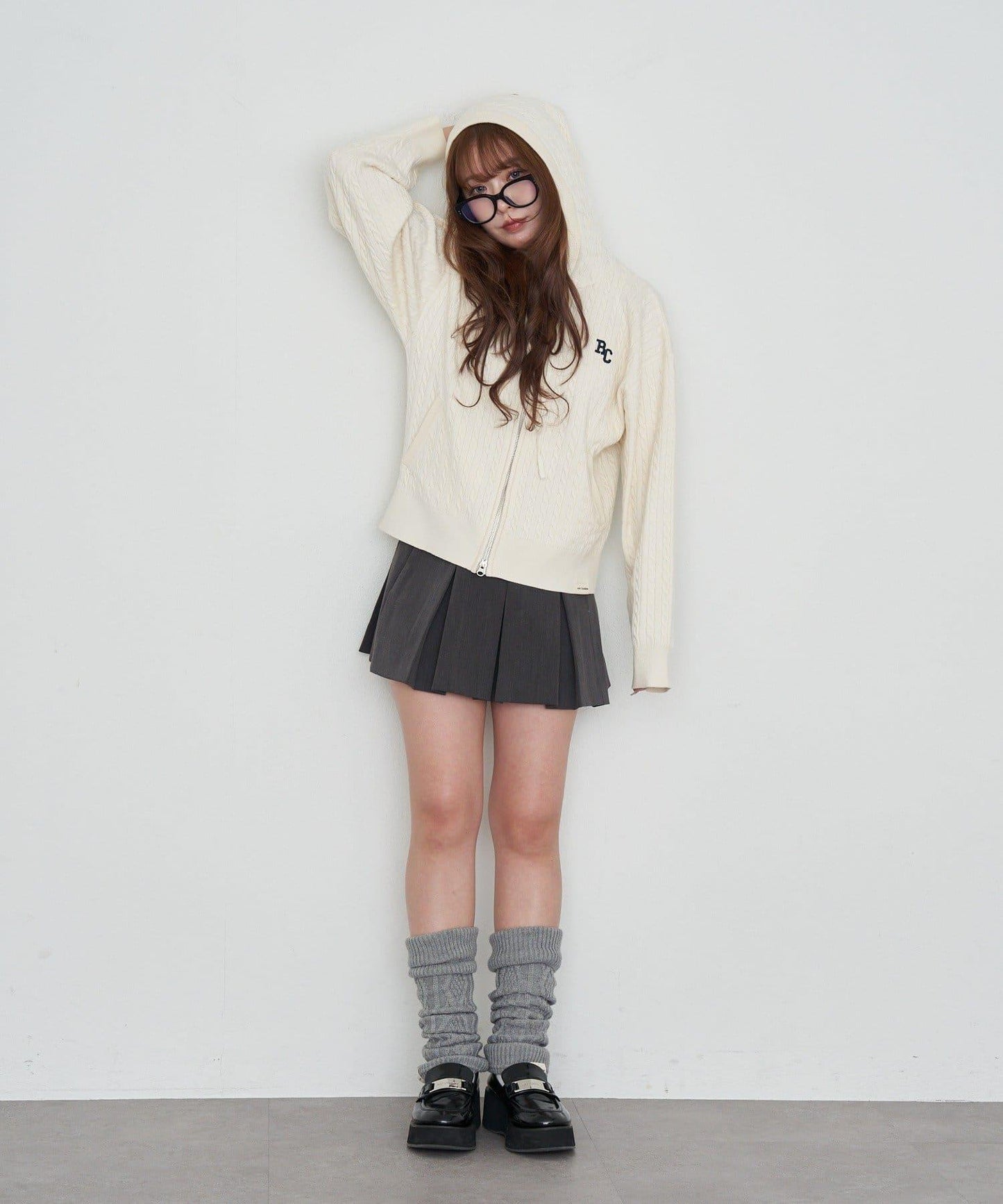 麻花紋胸部刺繡連帽衛衣