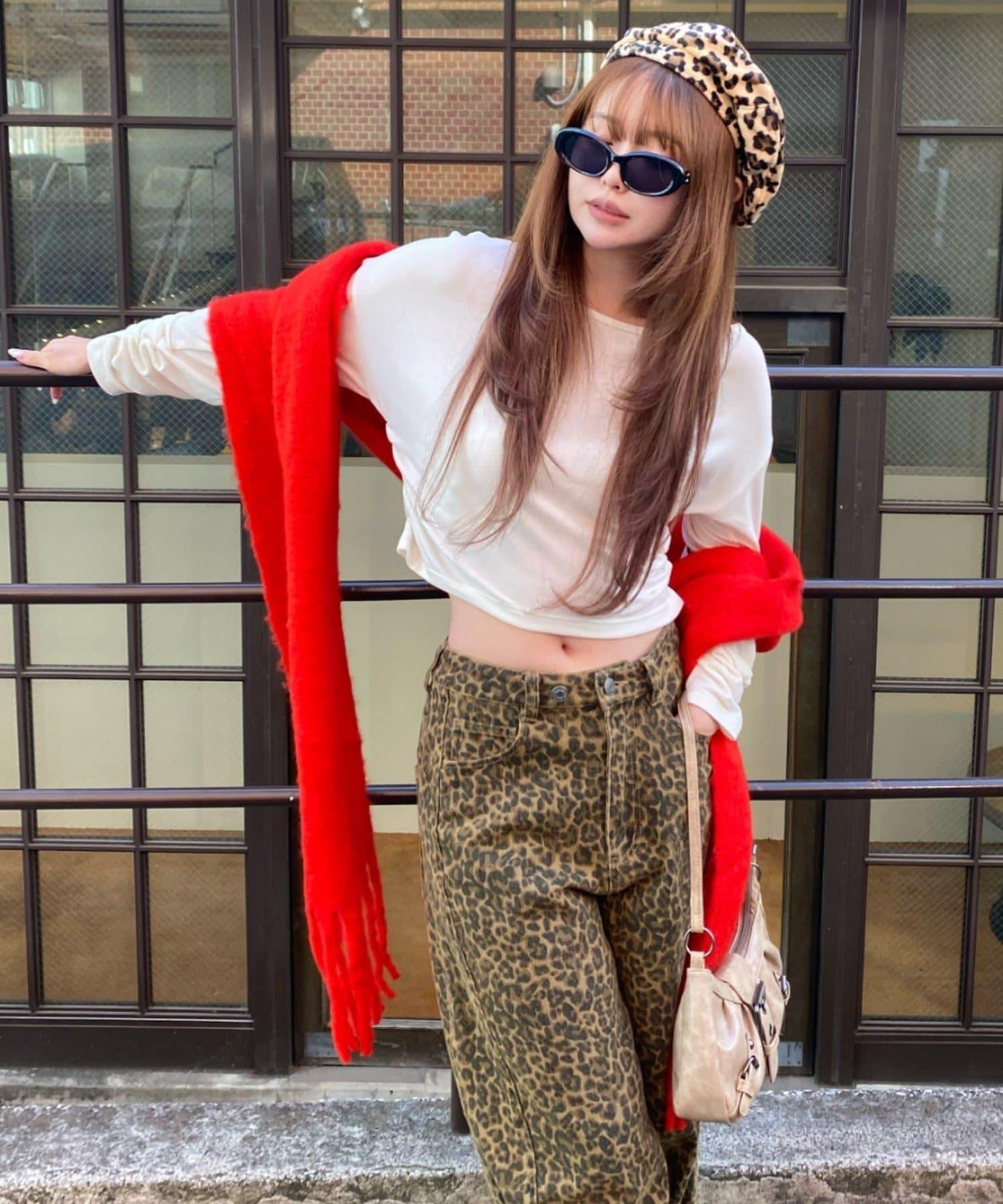 單肩印花長袖T恤