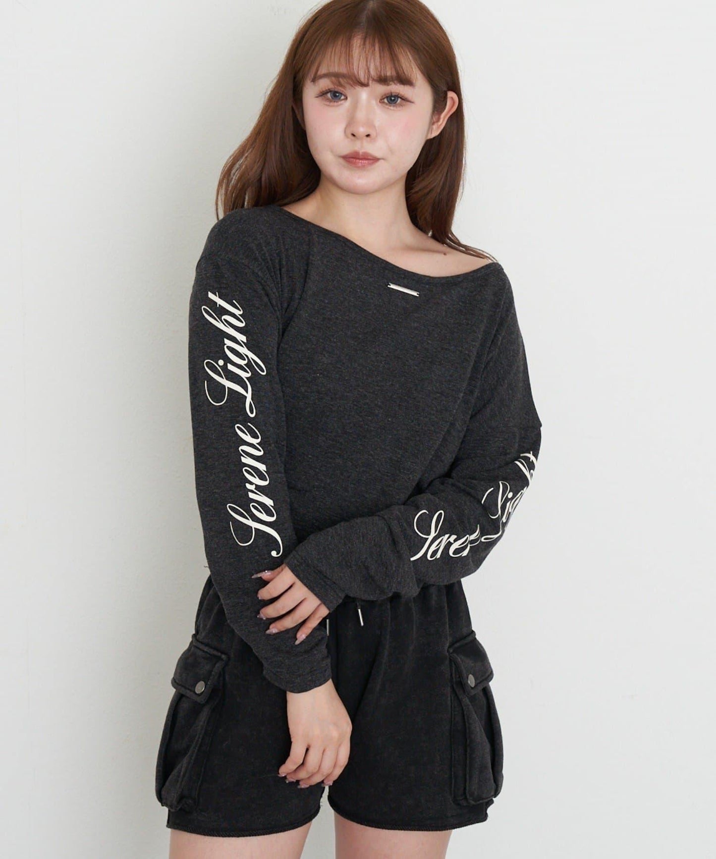 單肩印花長袖T恤