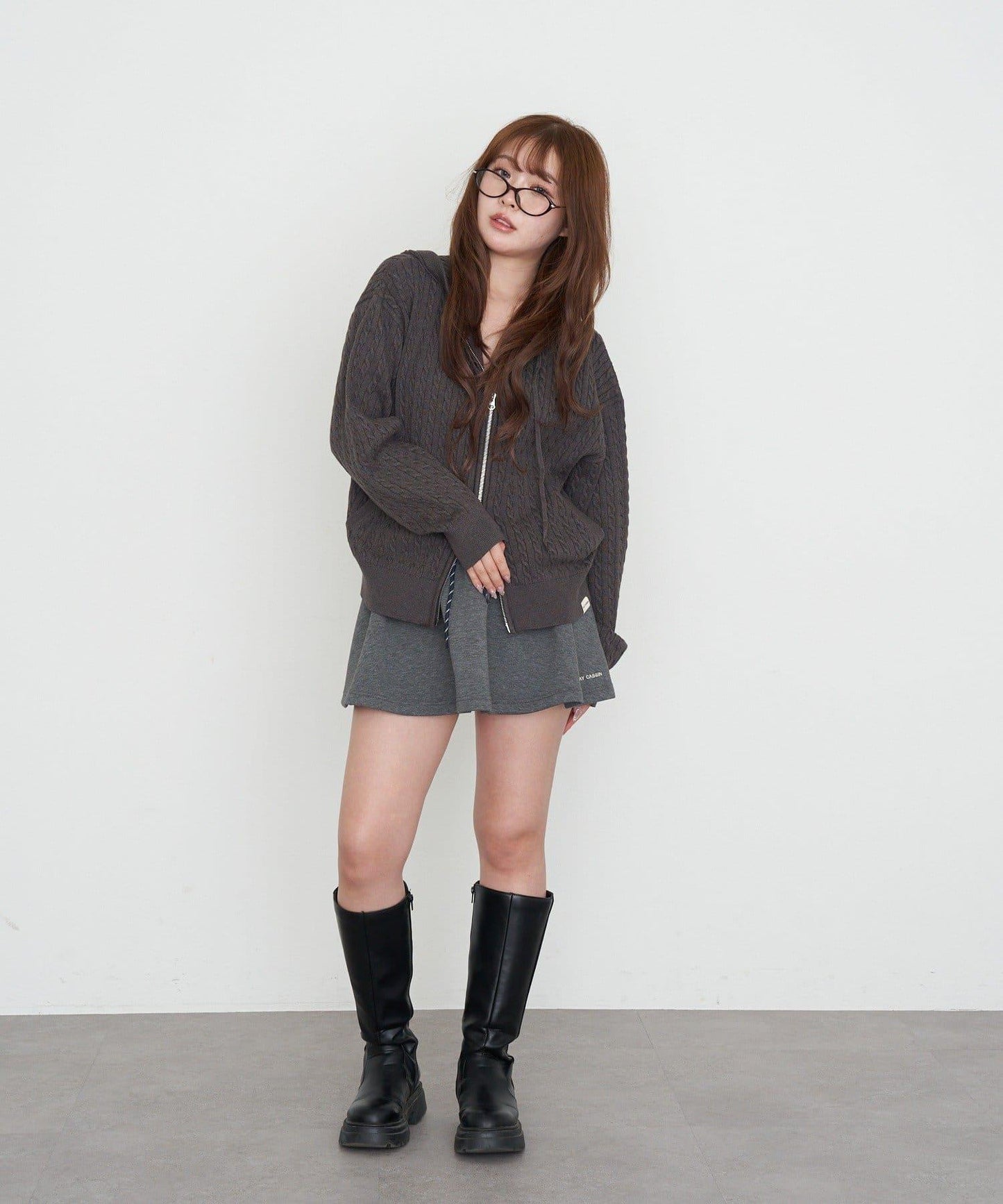 麻花紋胸部刺繡連帽衛衣