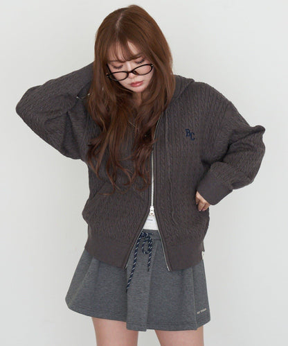麻花紋胸部刺繡連帽衛衣