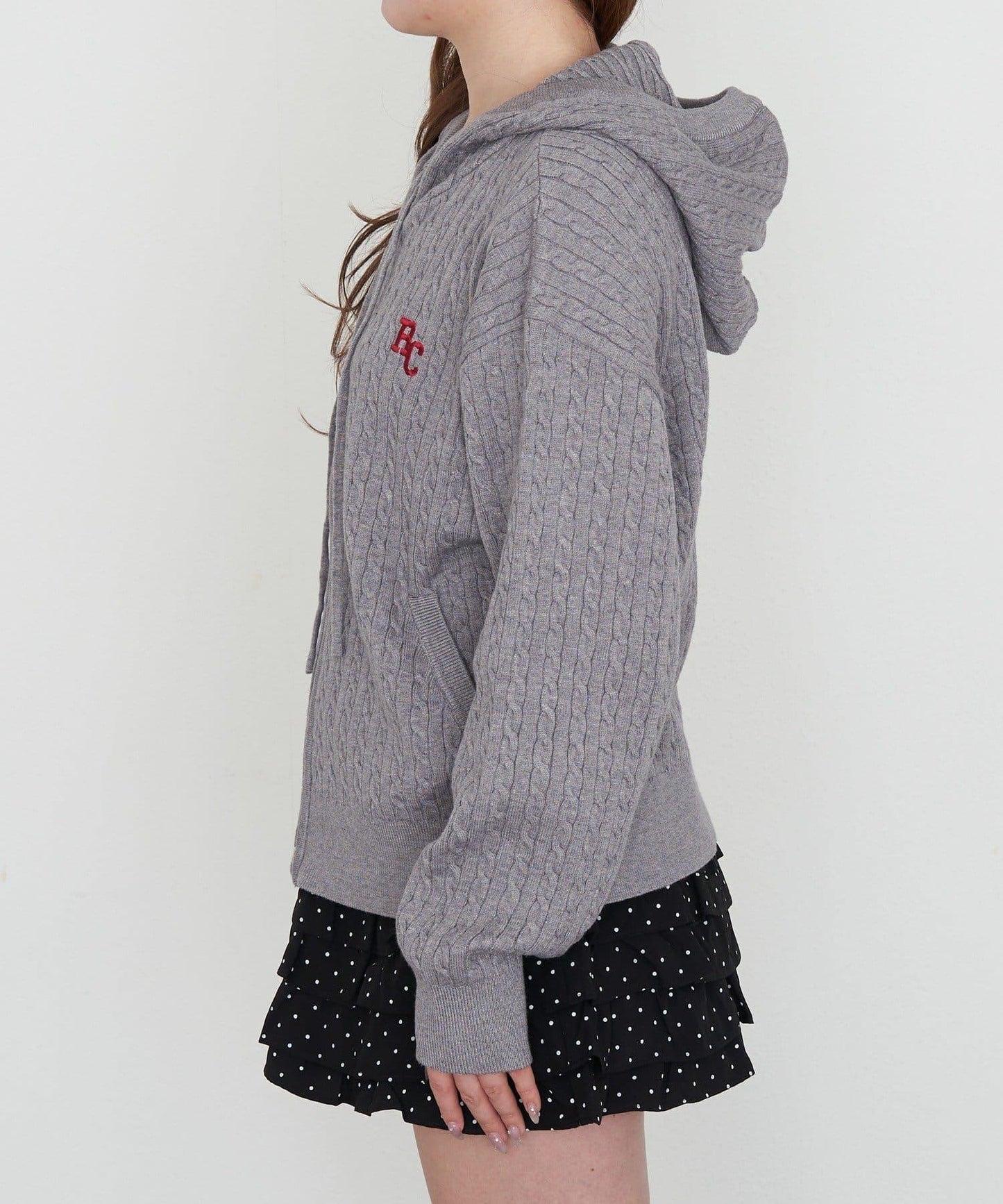 麻花紋胸部刺繡連帽衛衣